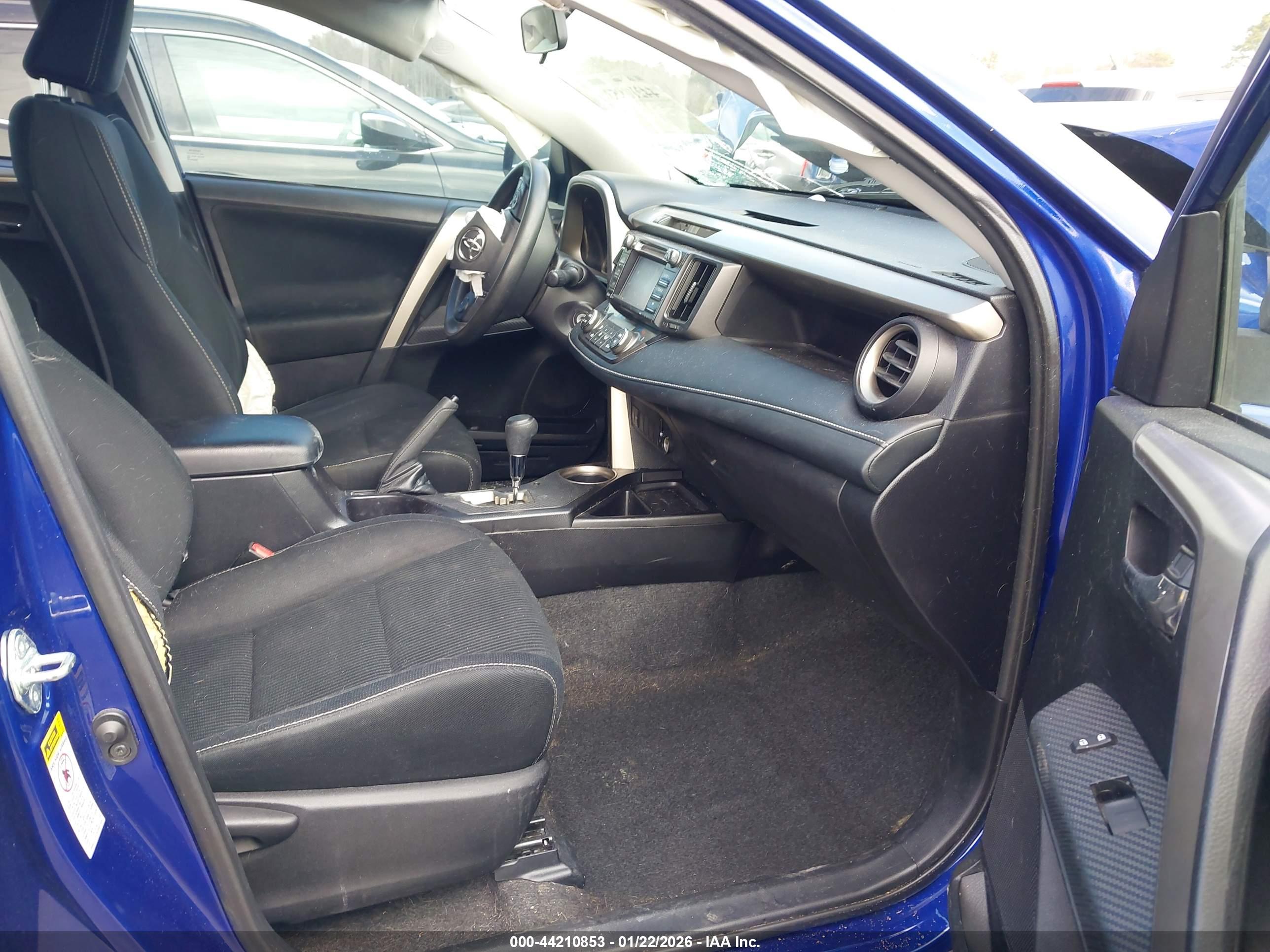 TOYOTA RAV4 image 5