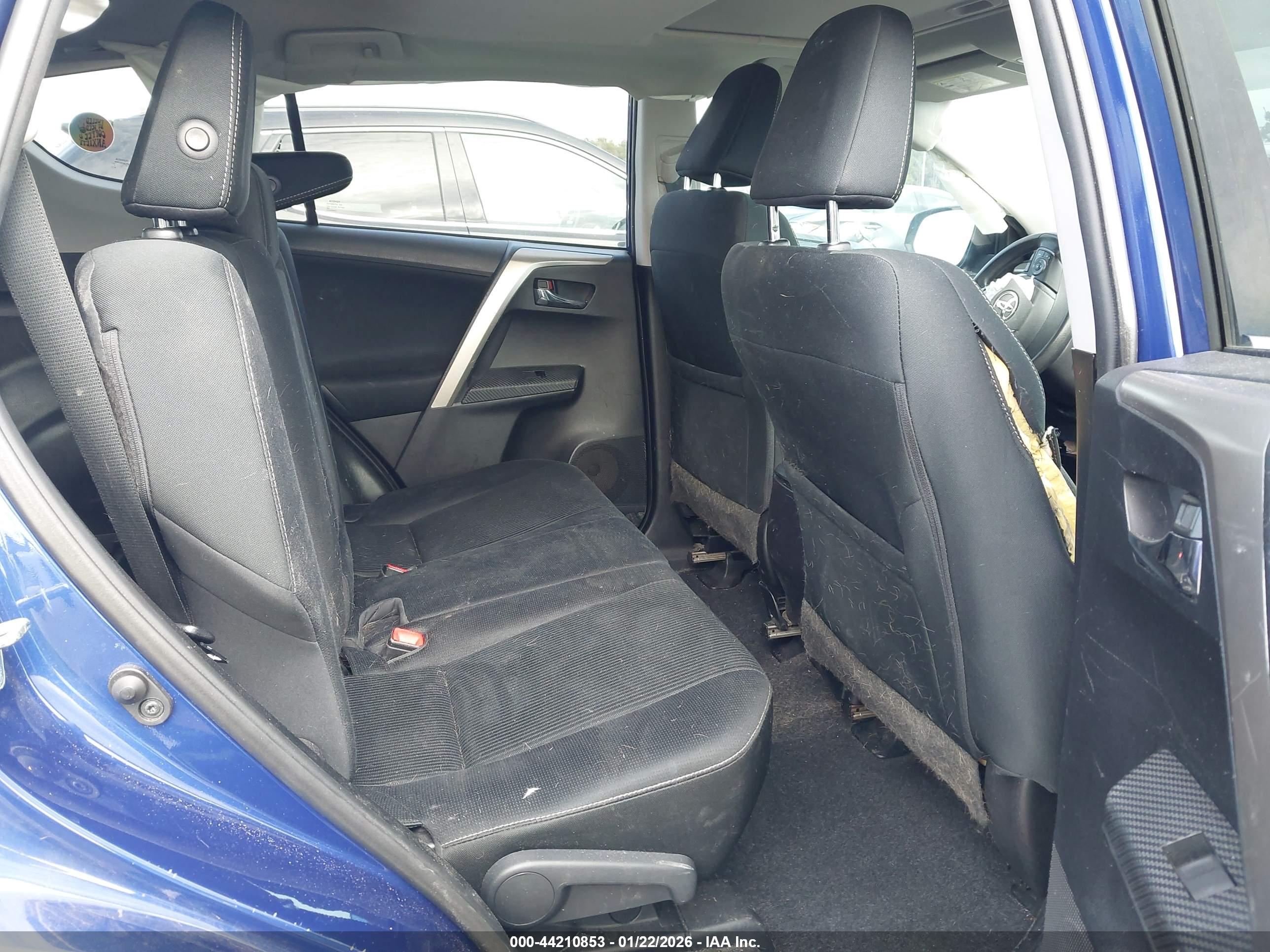 TOYOTA RAV4 image 8