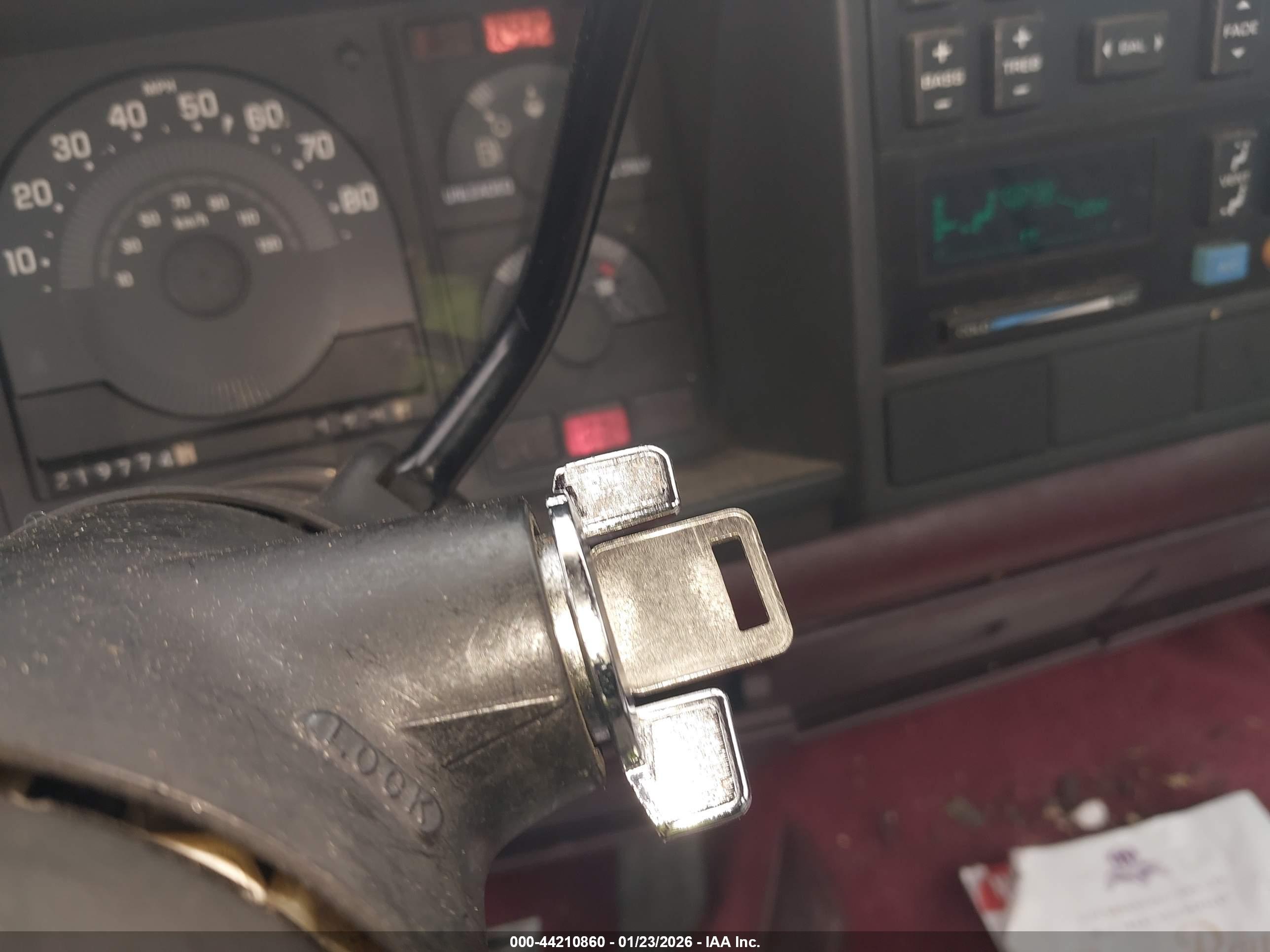 GMC GMT-400 image 11