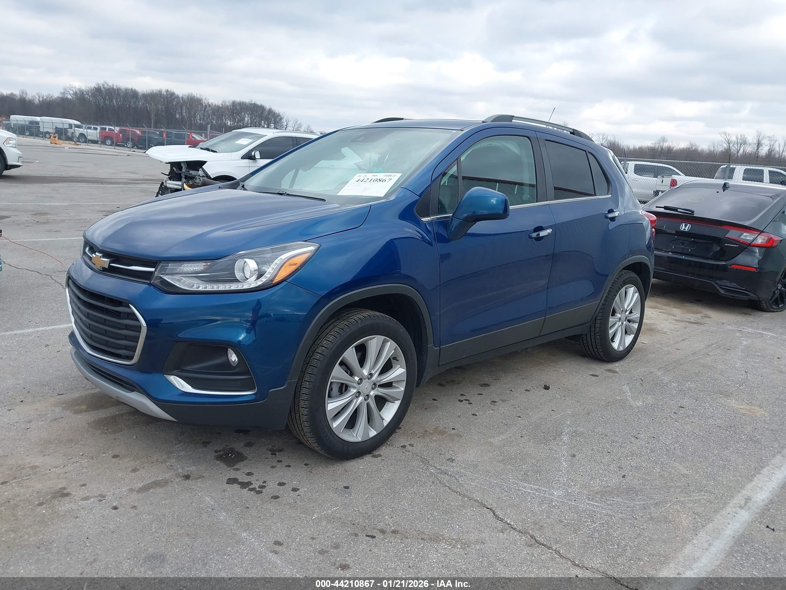 CHEVROLET TRAX image 2