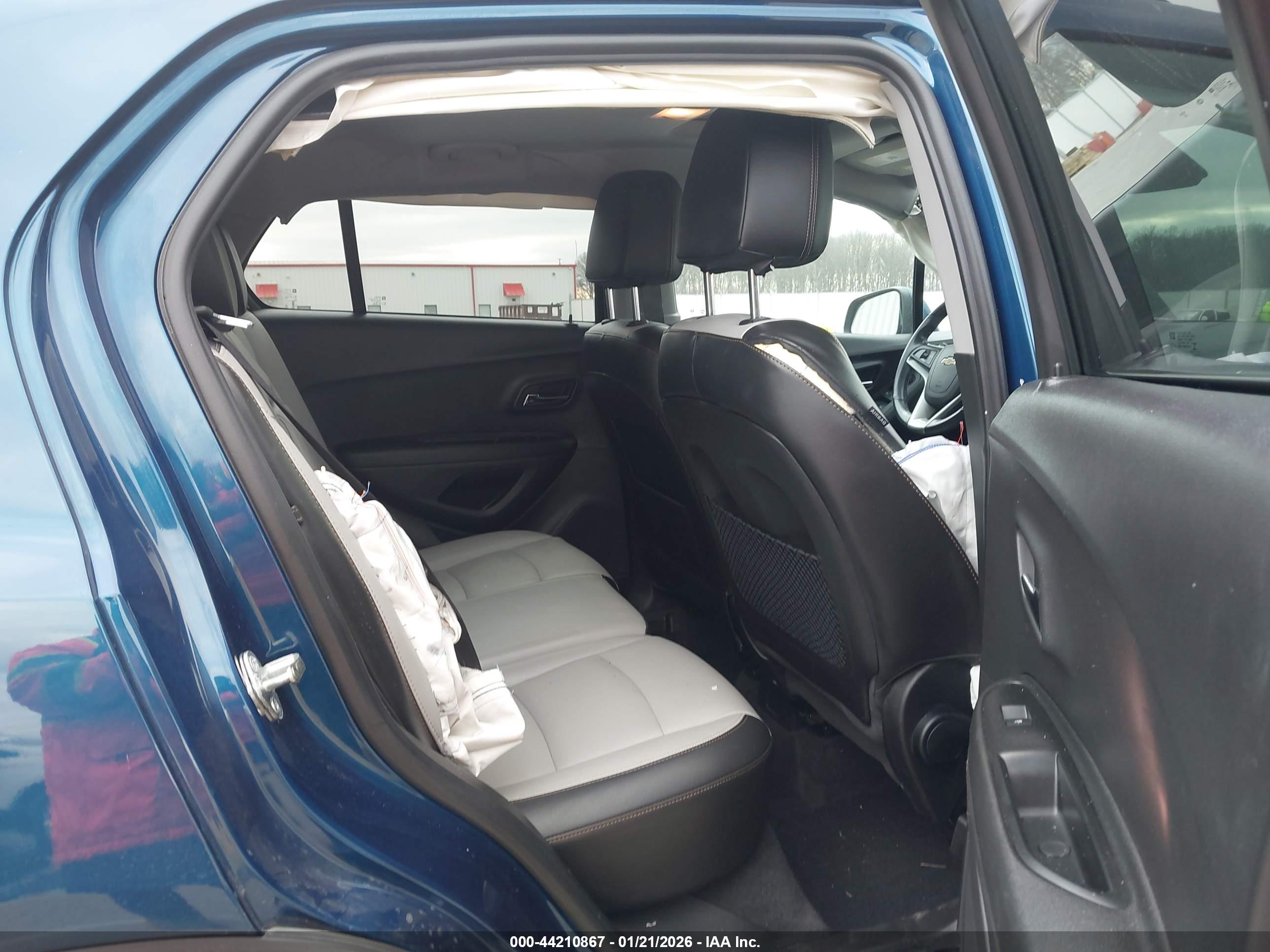 CHEVROLET TRAX image 8