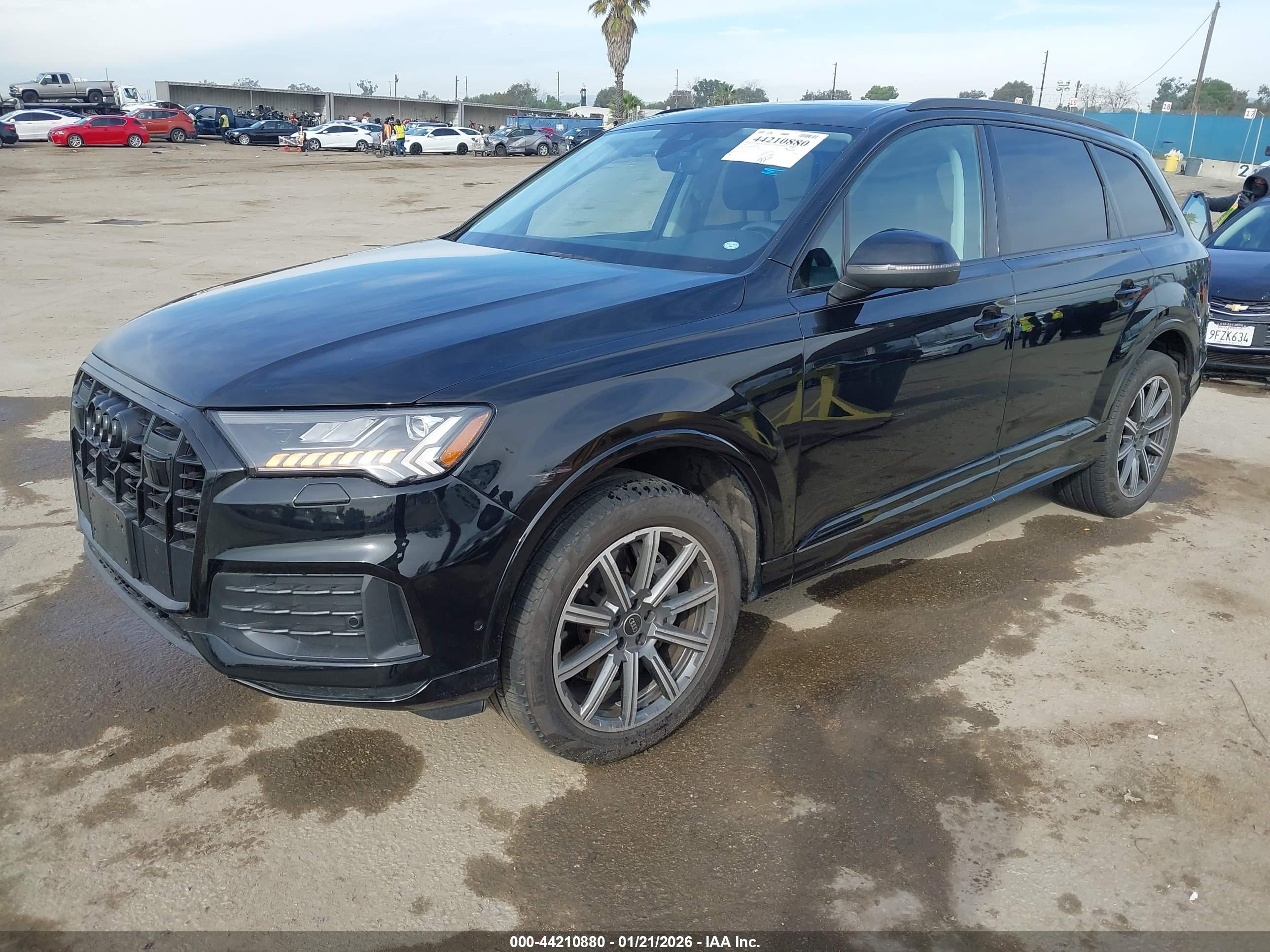 AUDI Q7 image 2