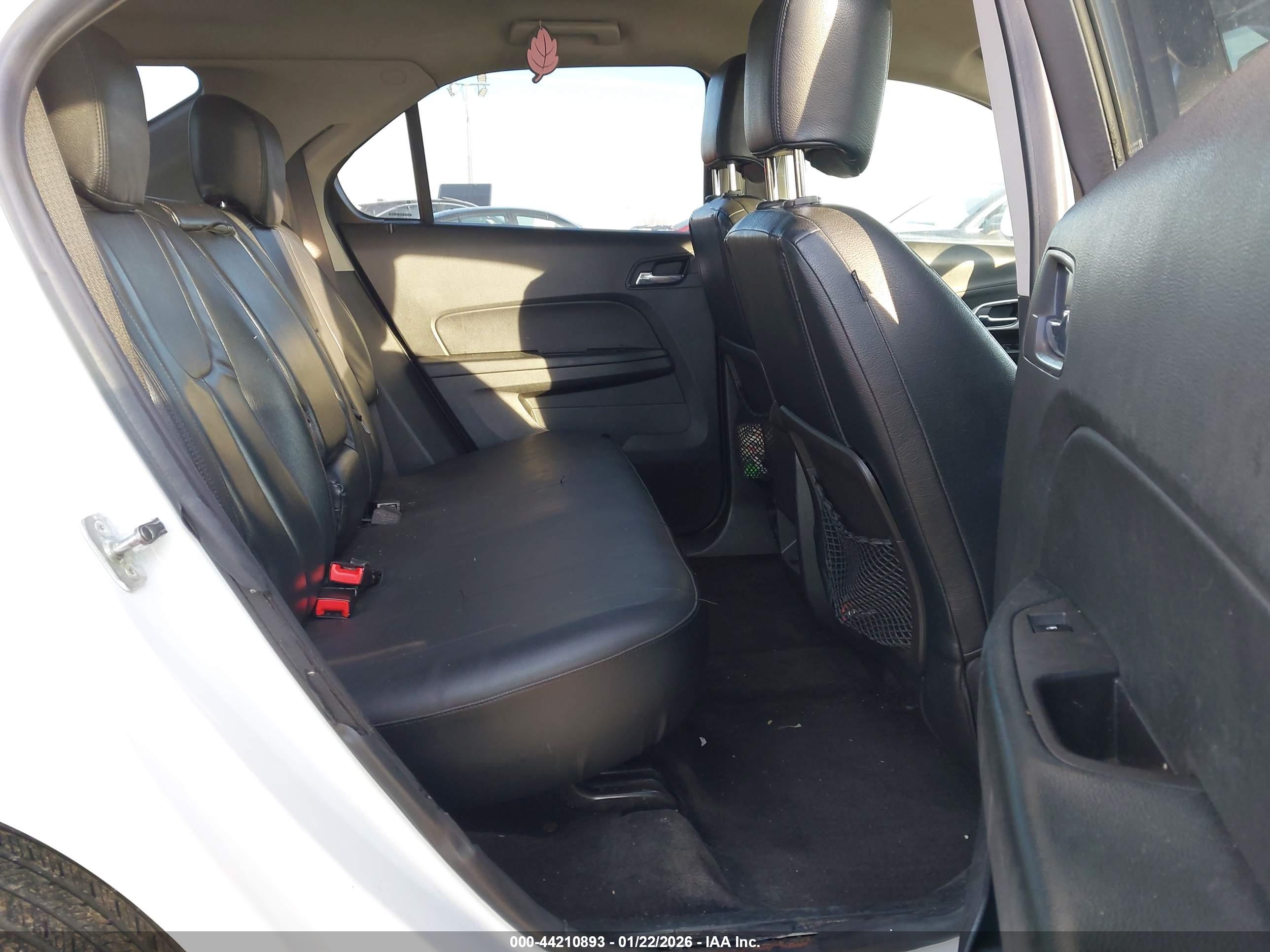 CHEVROLET EQUINOX image 8