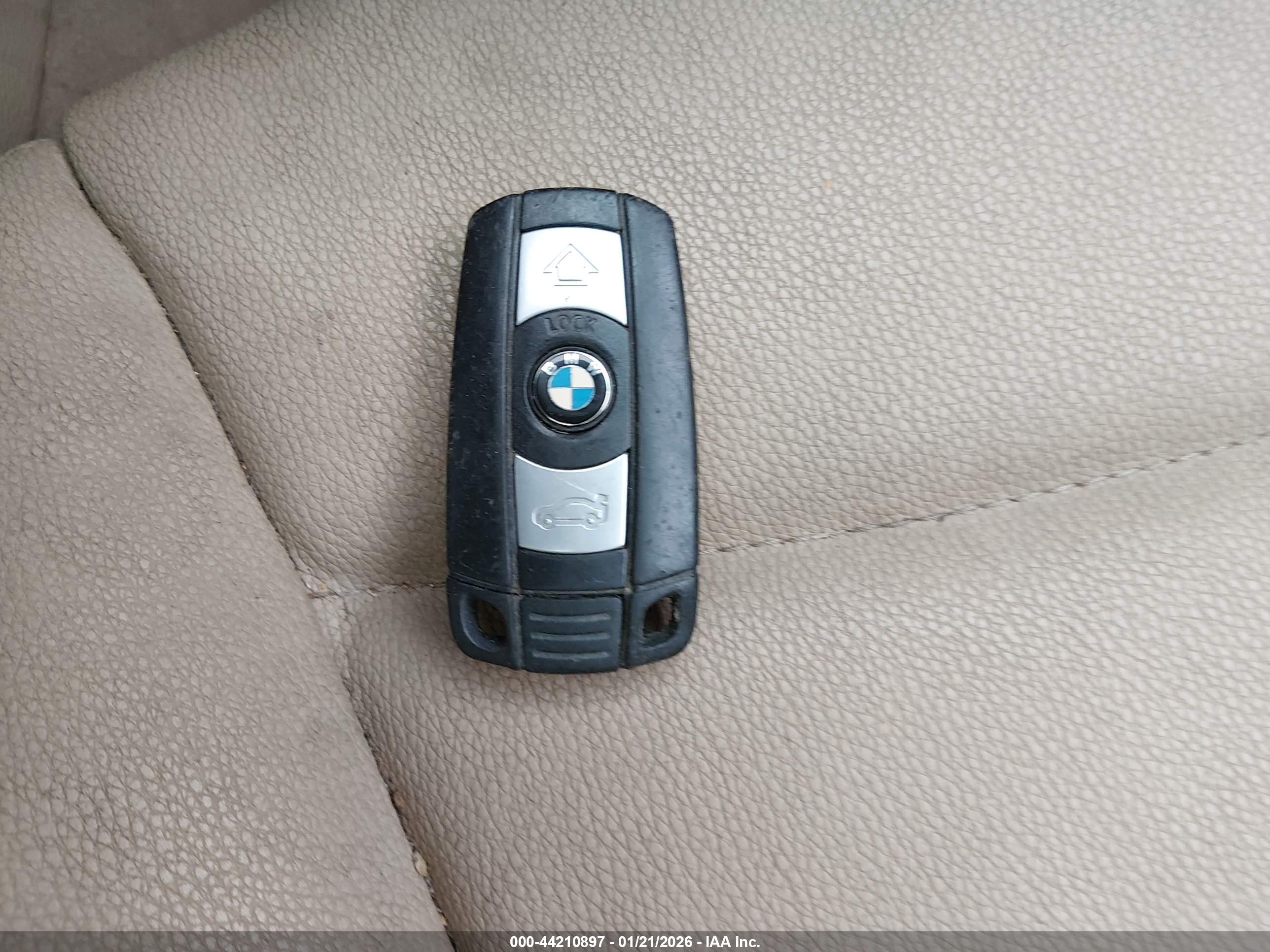 BMW 328XI image 11