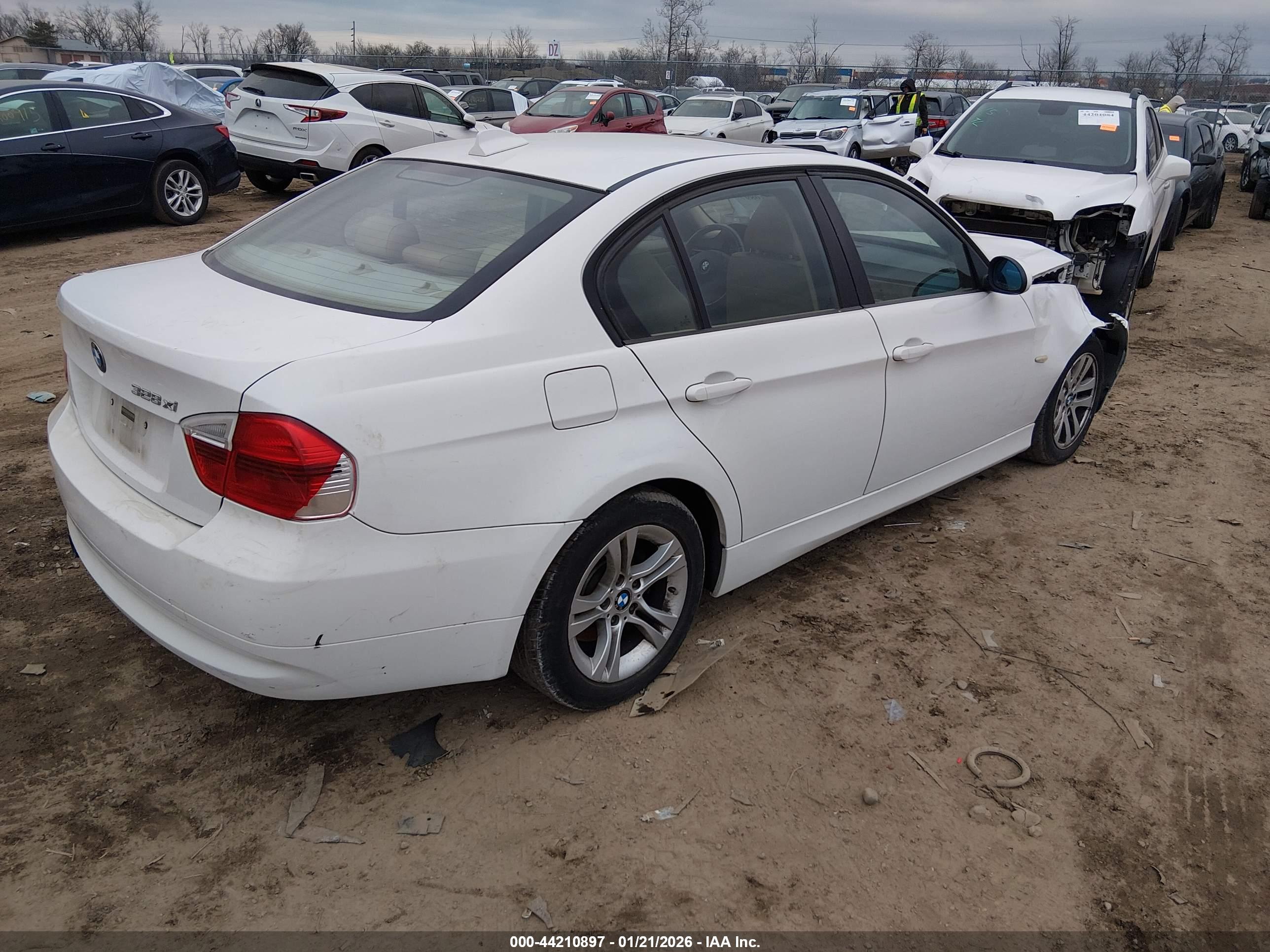 BMW 328XI image 4