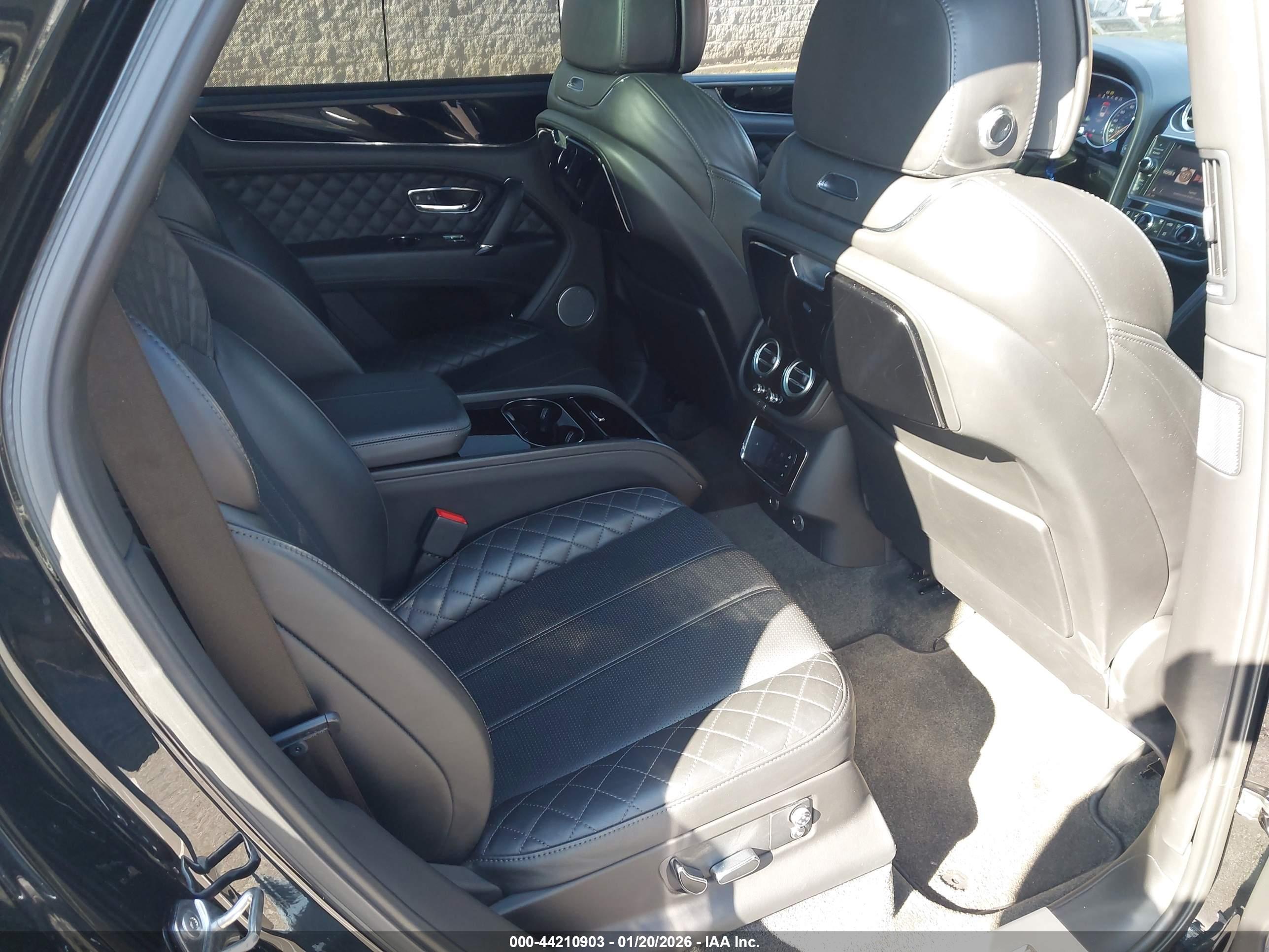 BENTLEY BENTAYGA image 8
