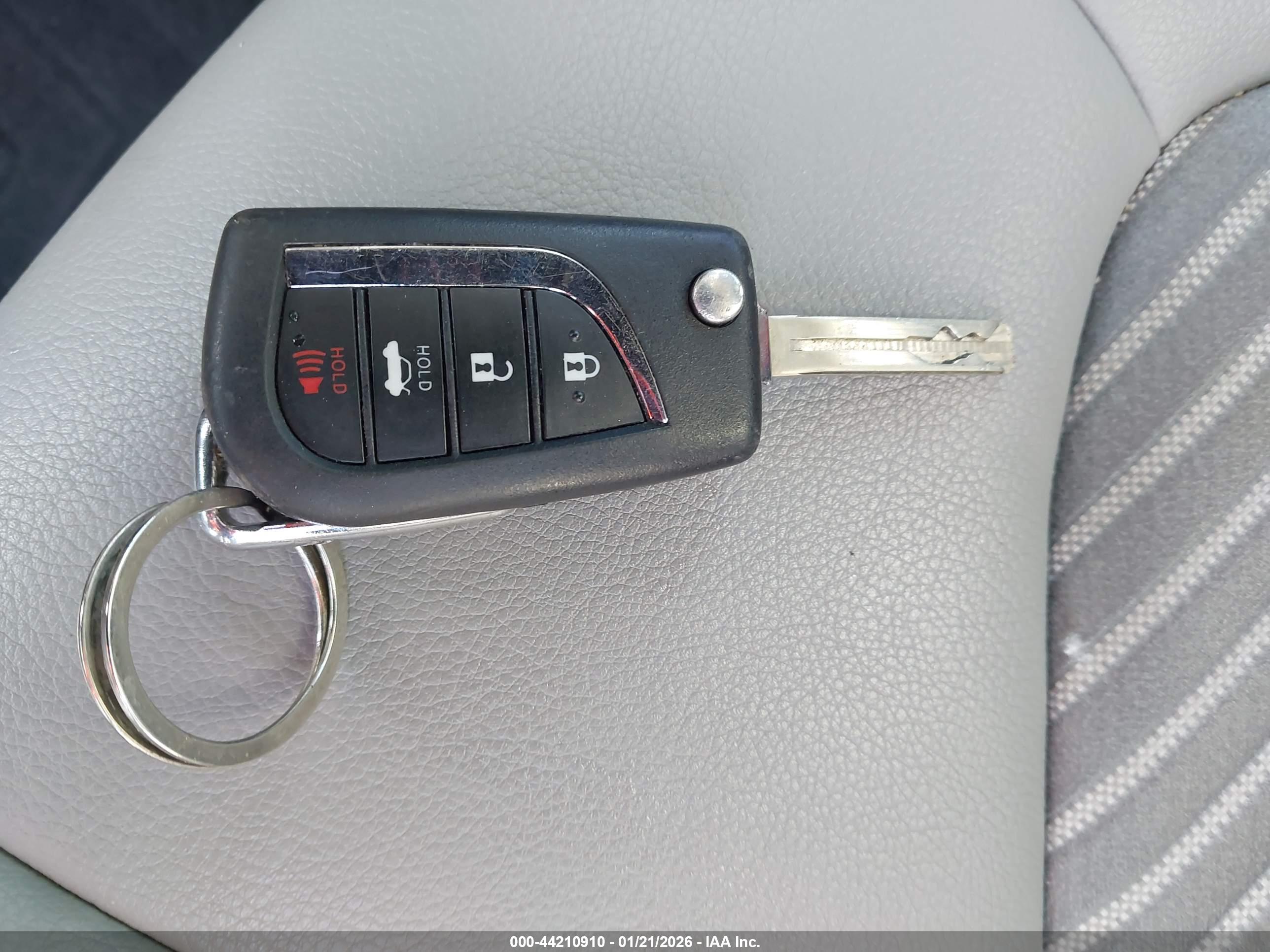 TOYOTA CAMRY image 11