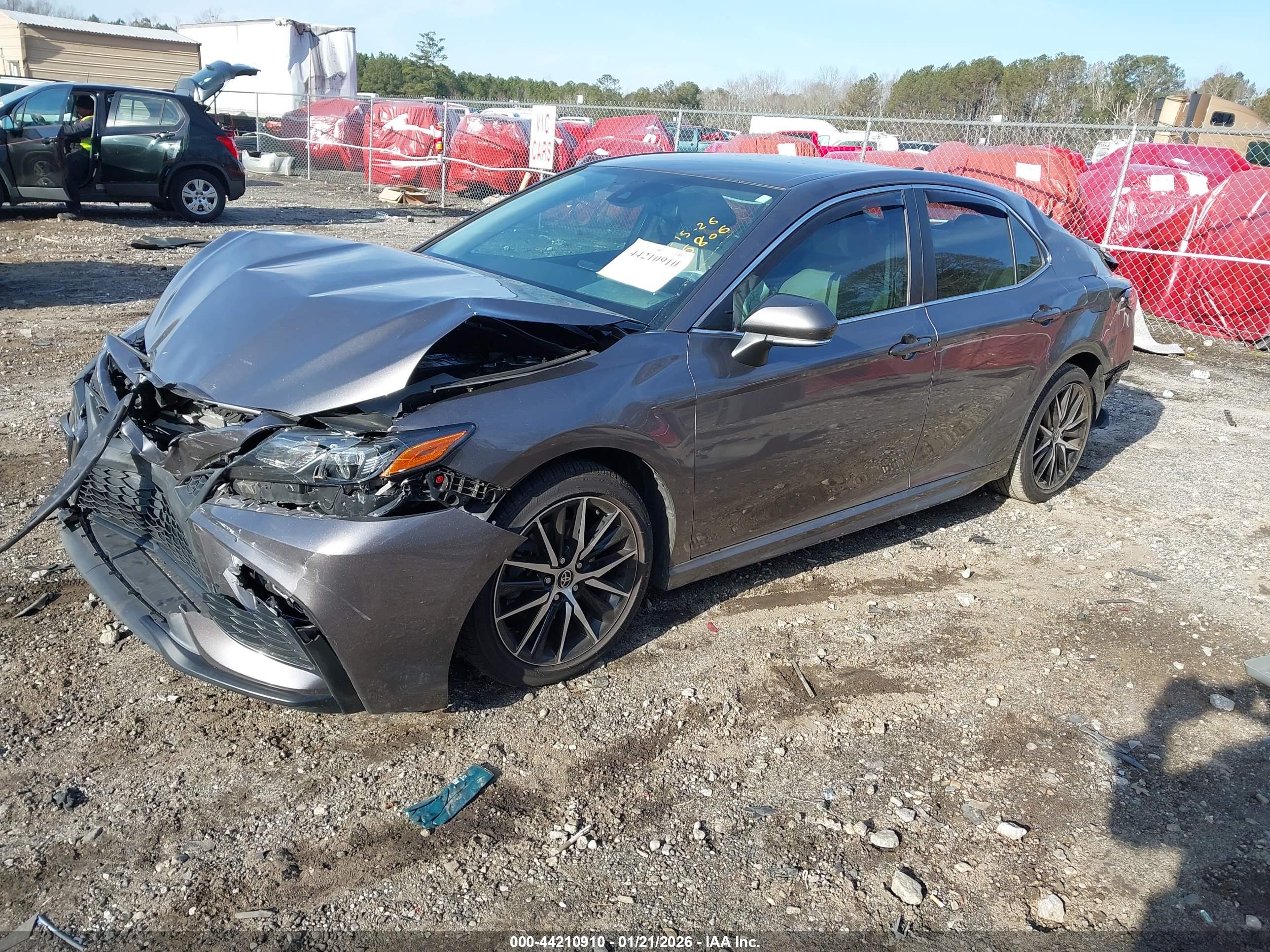 TOYOTA CAMRY image 2
