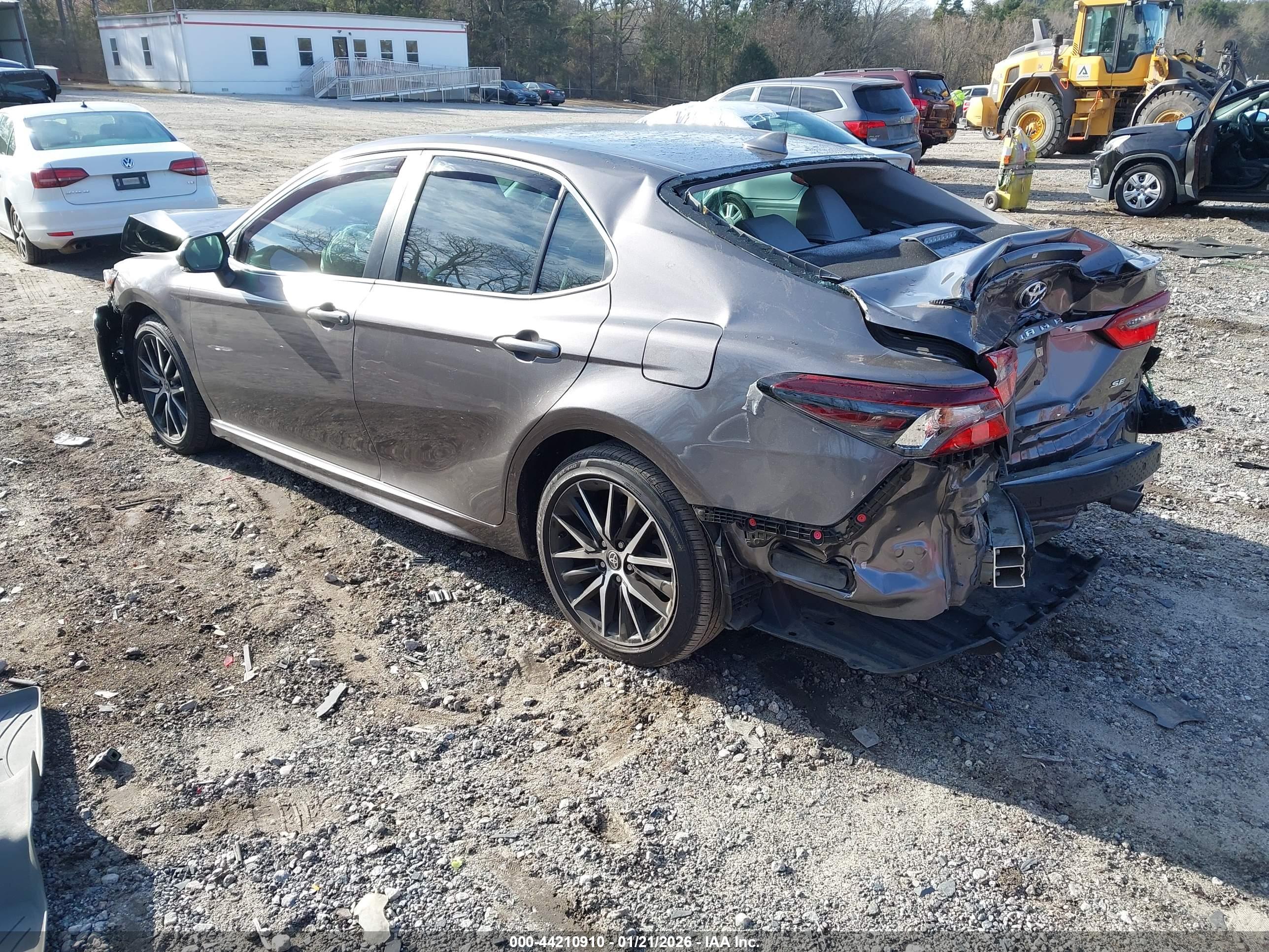 TOYOTA CAMRY image 3
