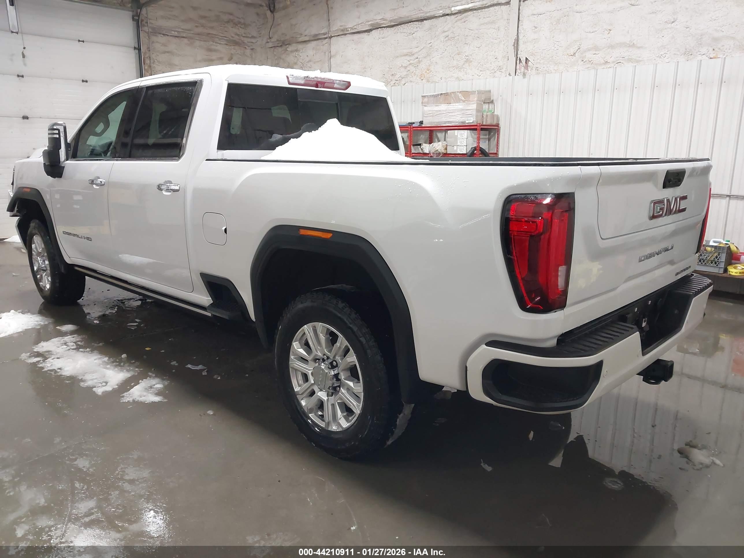 GMC SIERRA image 3