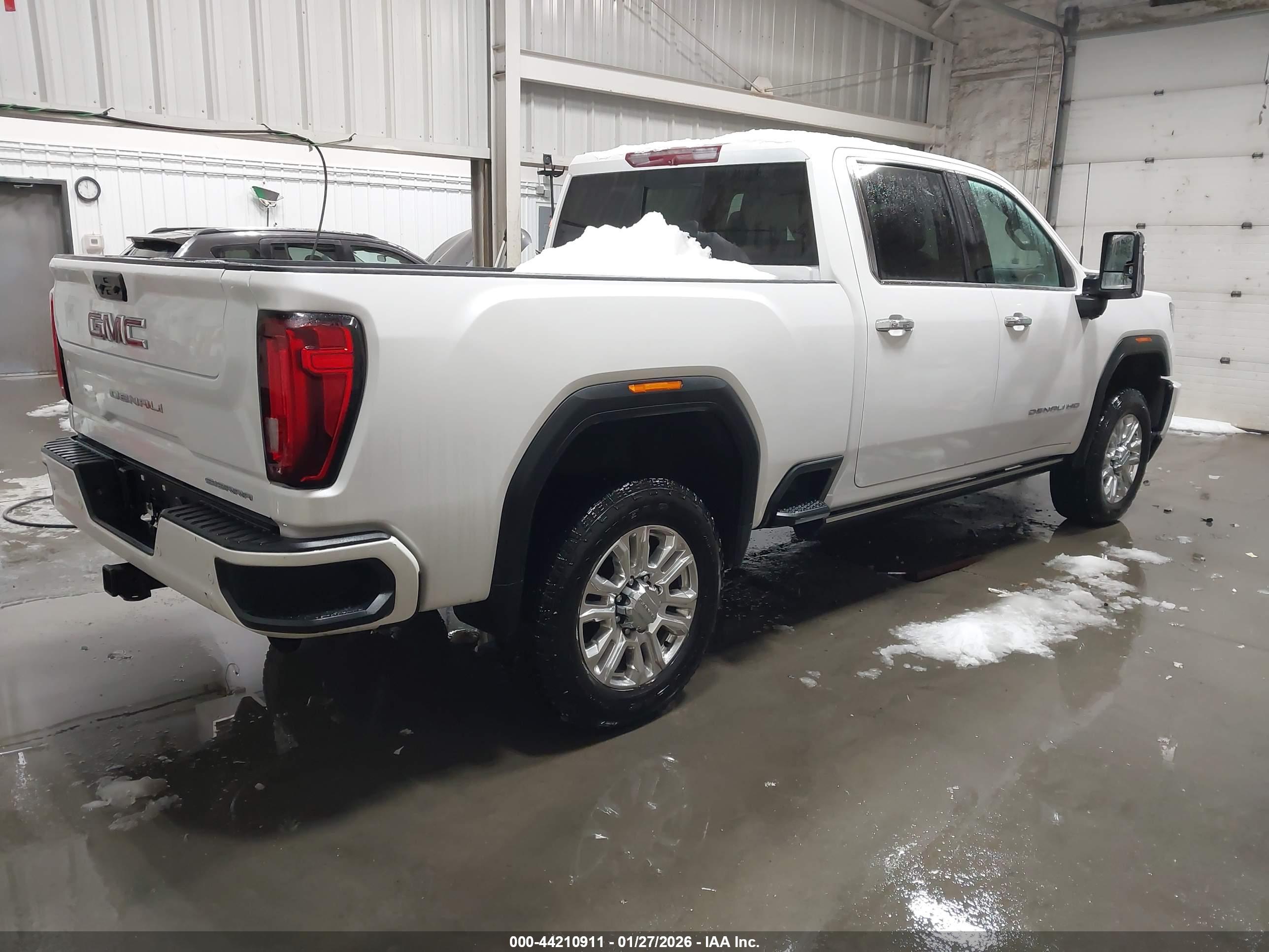 GMC SIERRA image 4