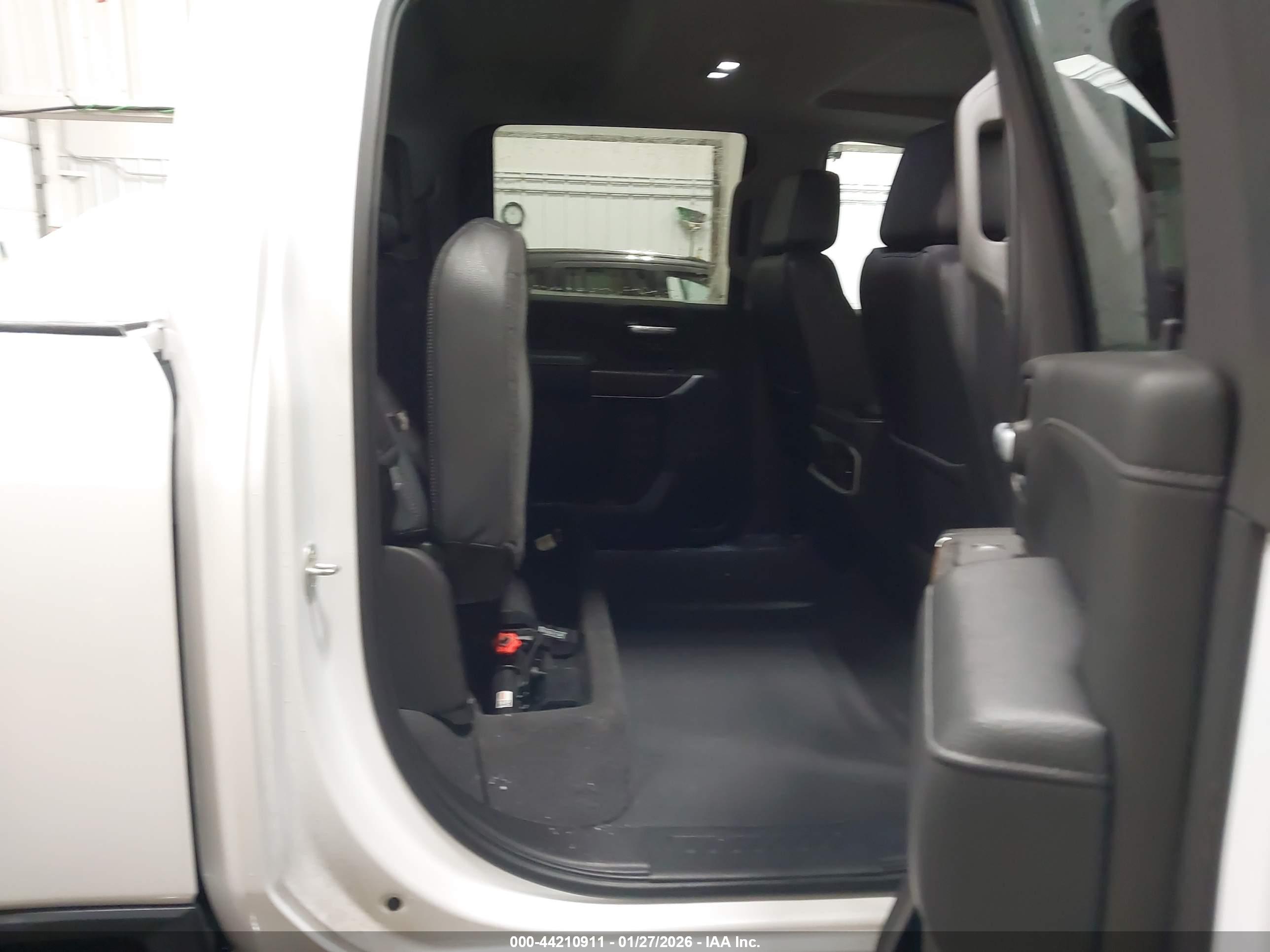 GMC SIERRA image 7