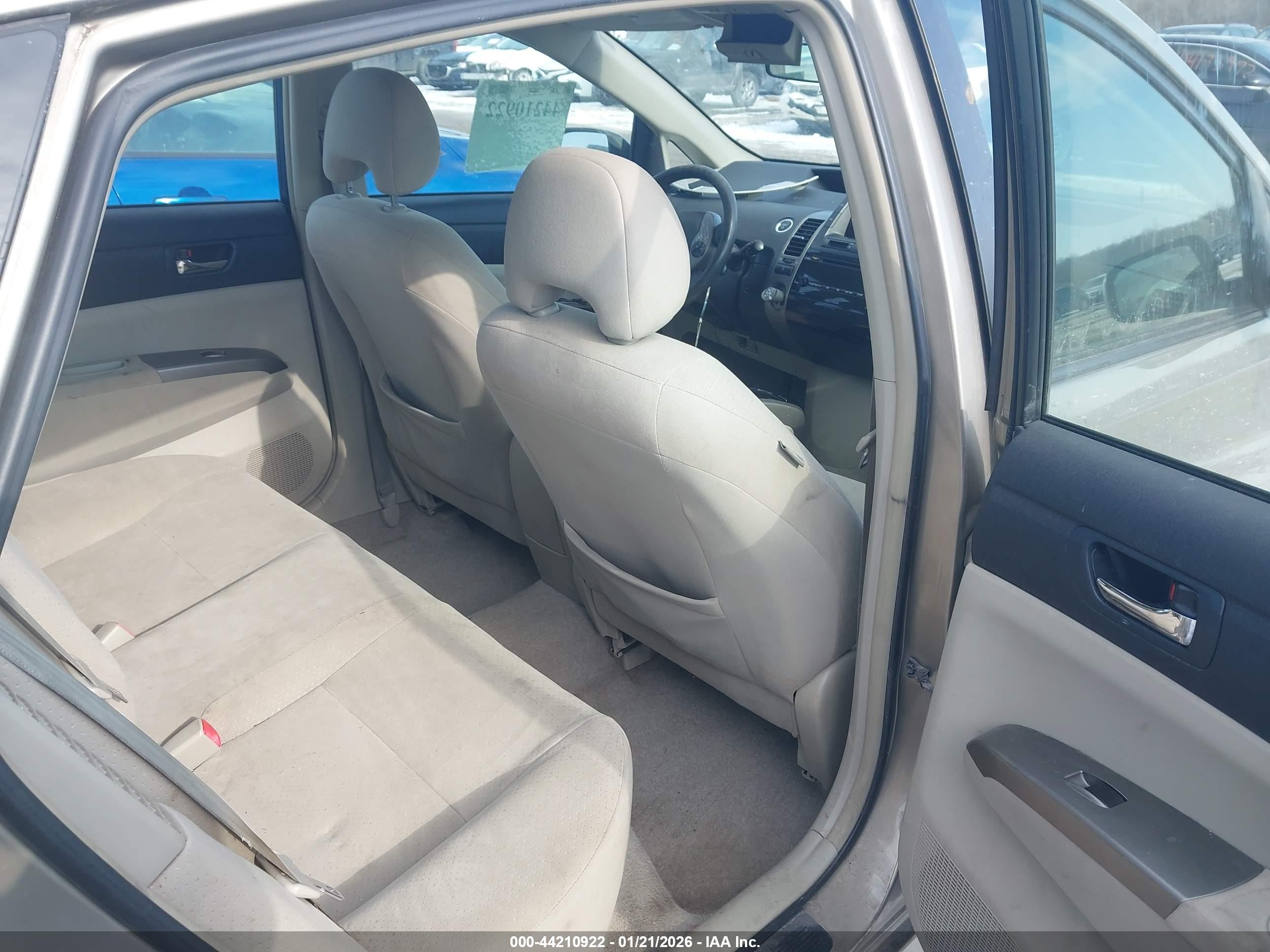 TOYOTA PRIUS image 8
