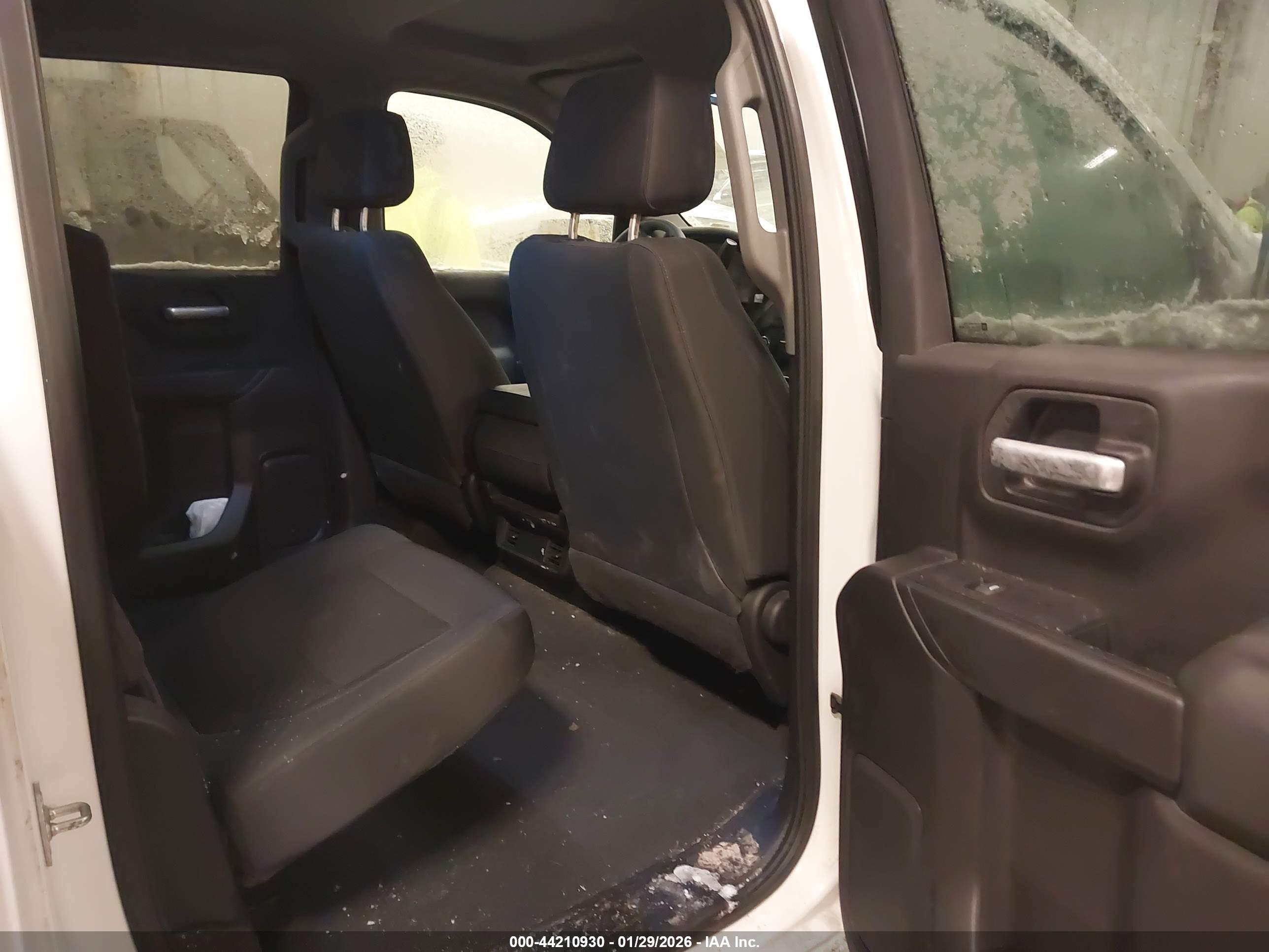CHEVROLET SILVERADO image 8