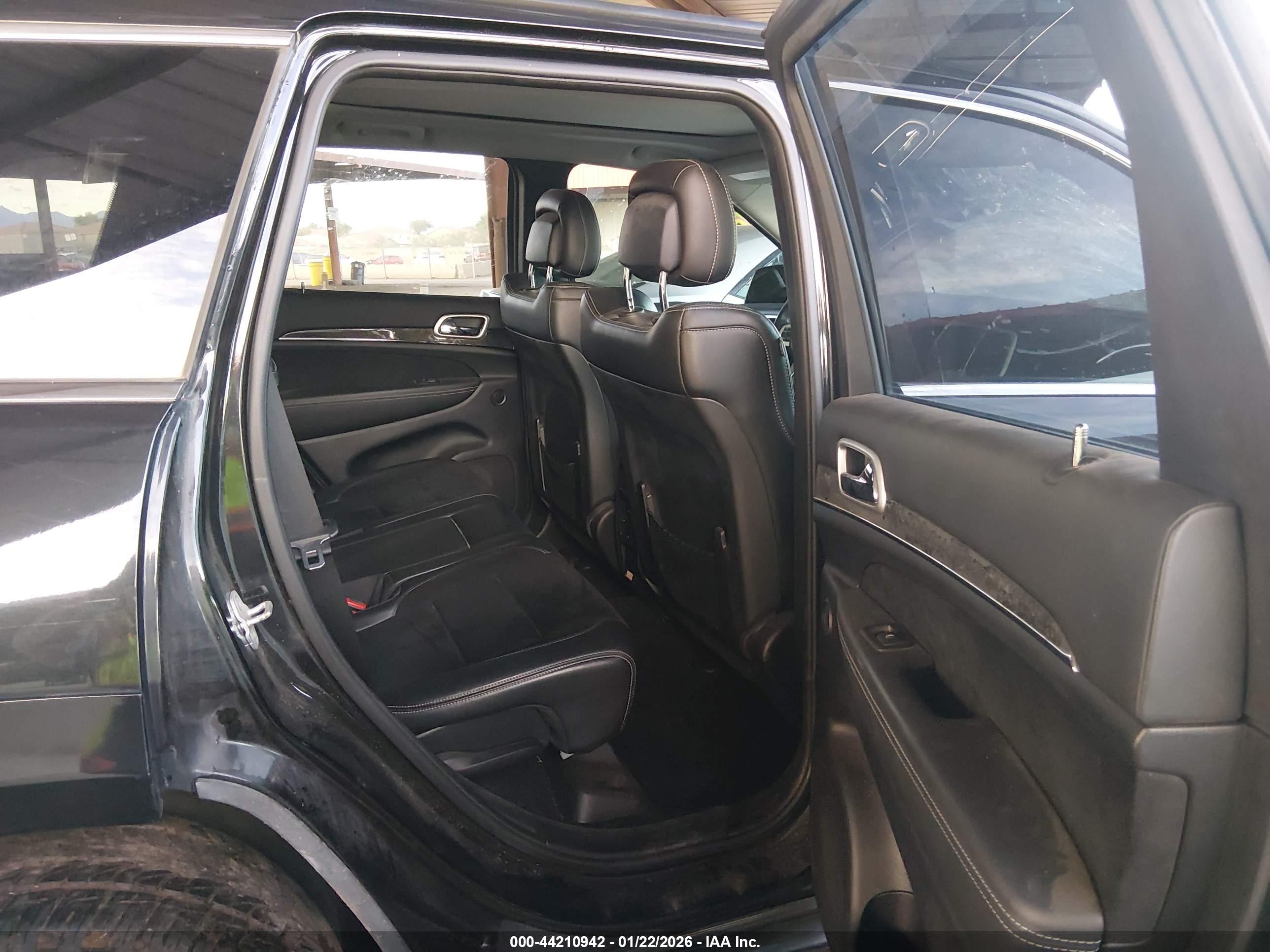 JEEP GRAND image 8