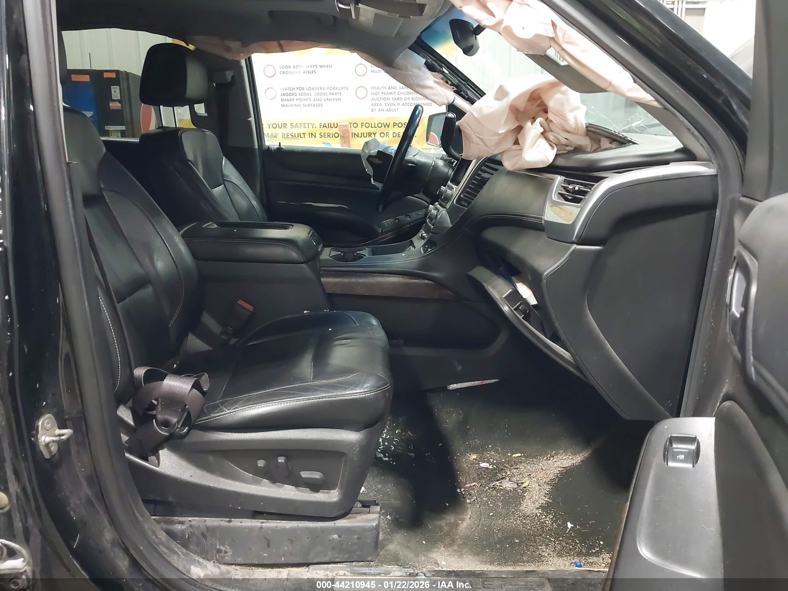 CHEVROLET SUBURBAN image 5