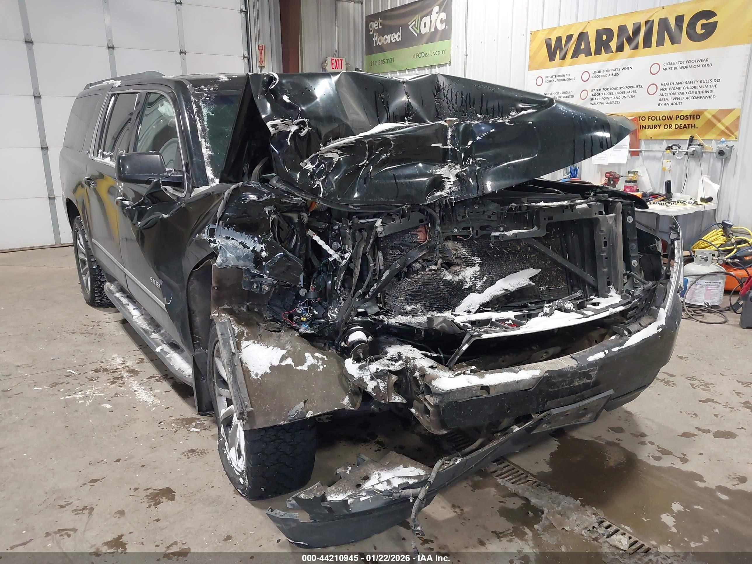 CHEVROLET SUBURBAN image 6