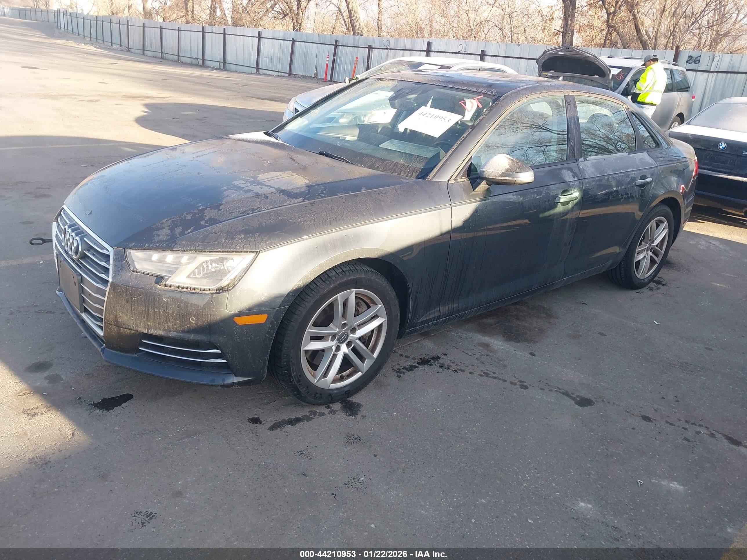 AUDI A4 image 2