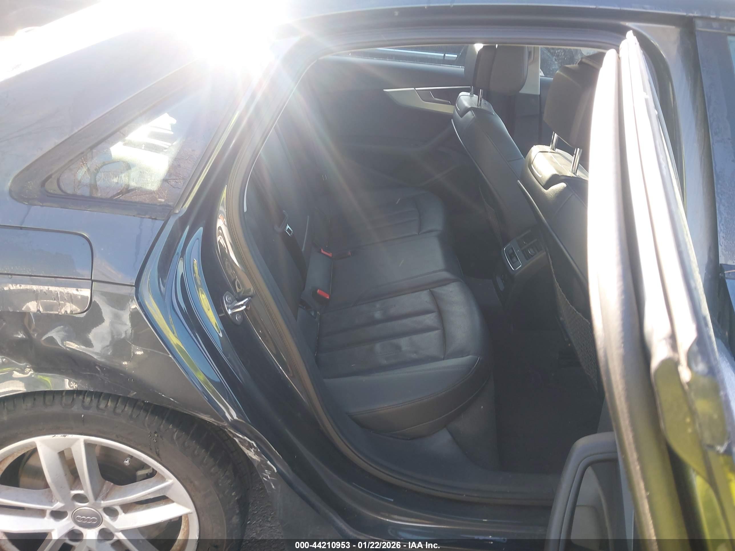 AUDI A4 image 8