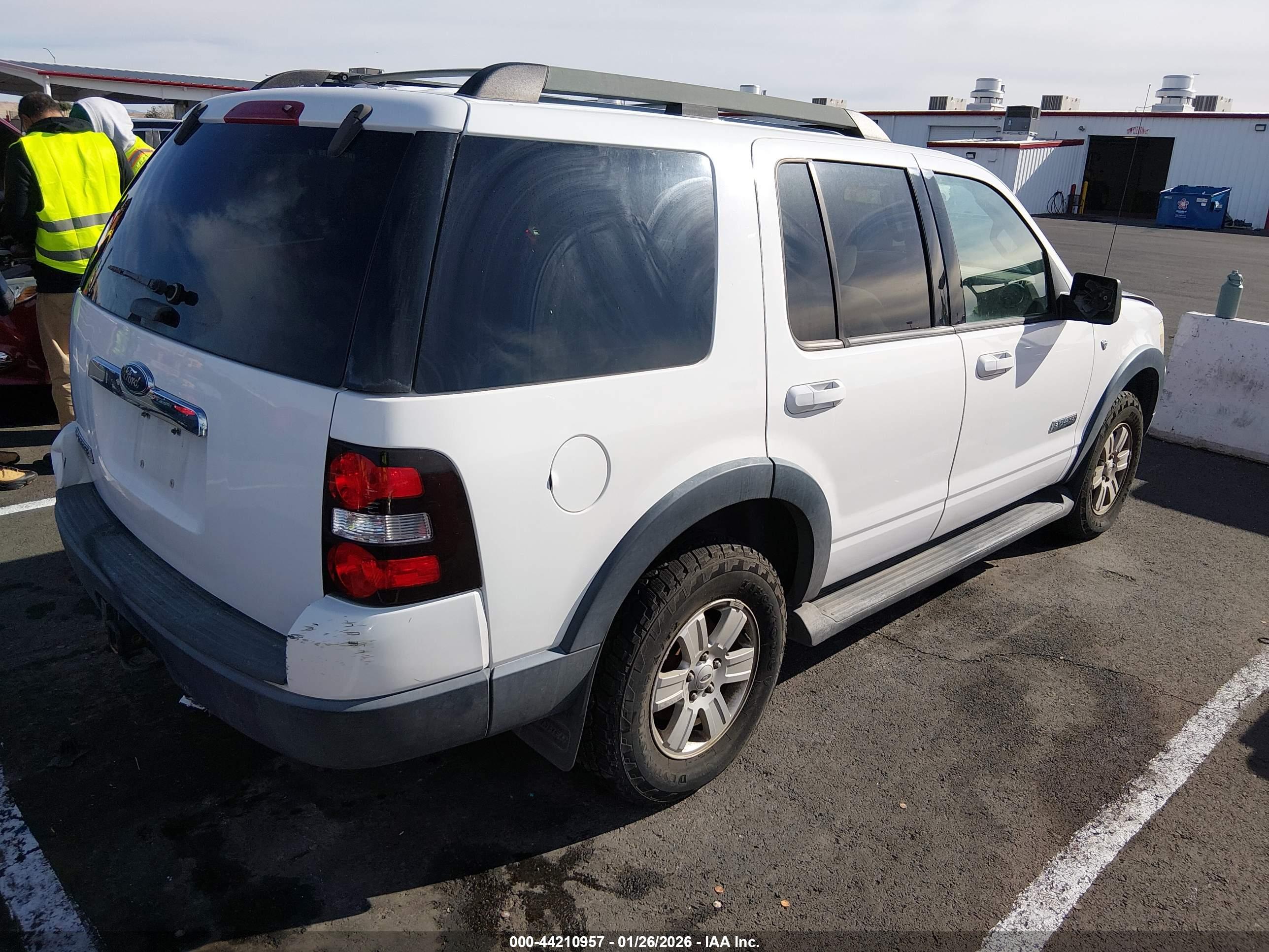 FORD EXPLORER image 4
