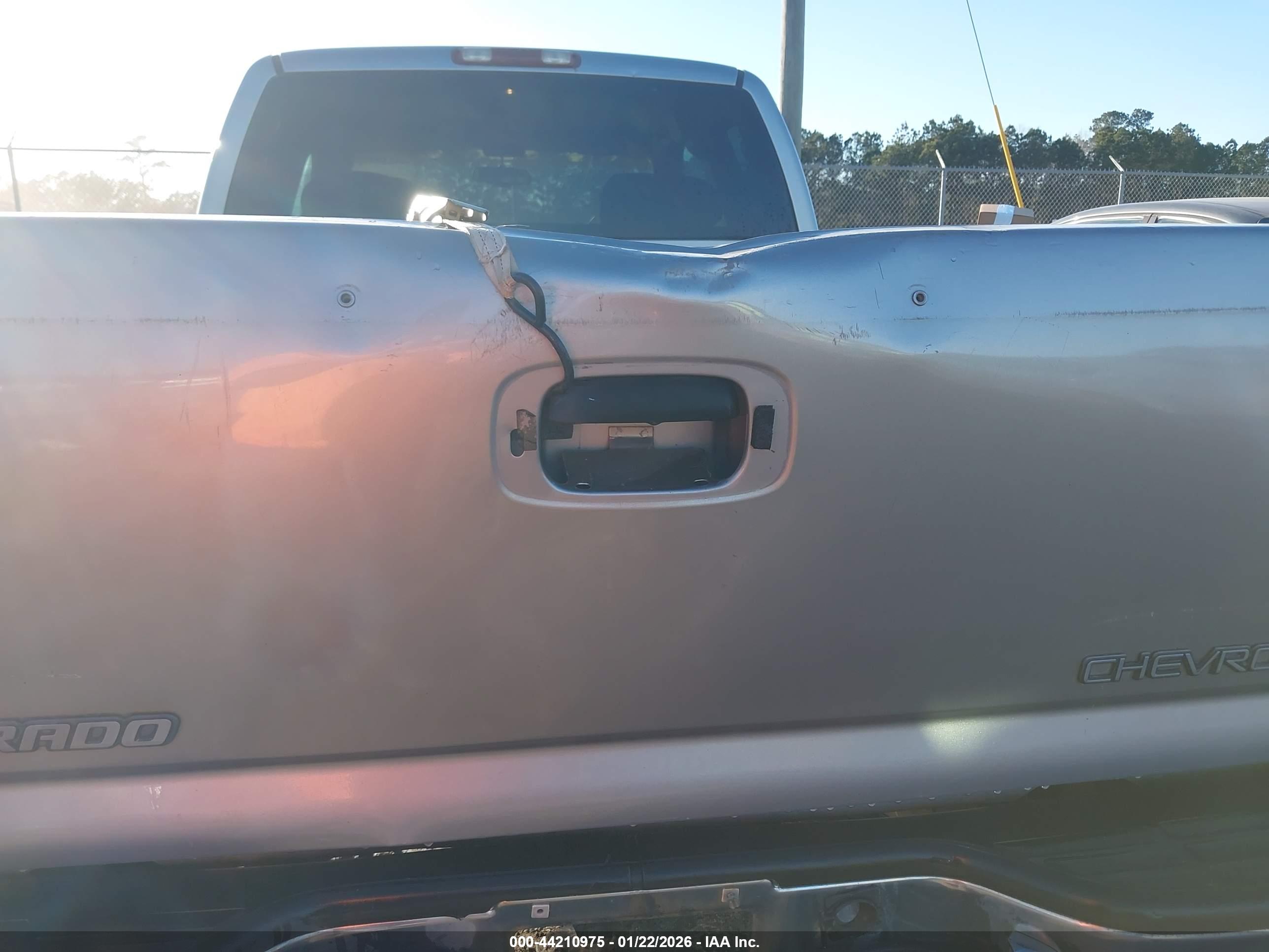 CHEVROLET SILVERADO image 6