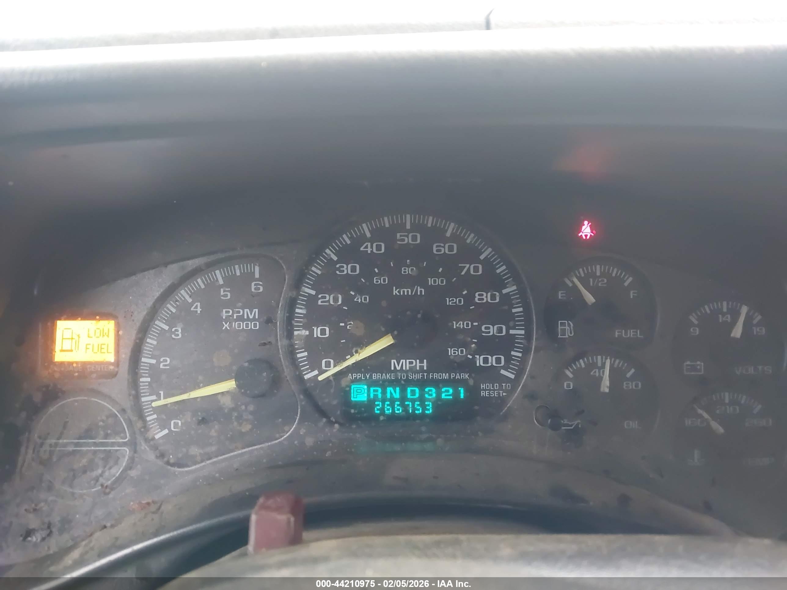CHEVROLET SILVERADO image 7