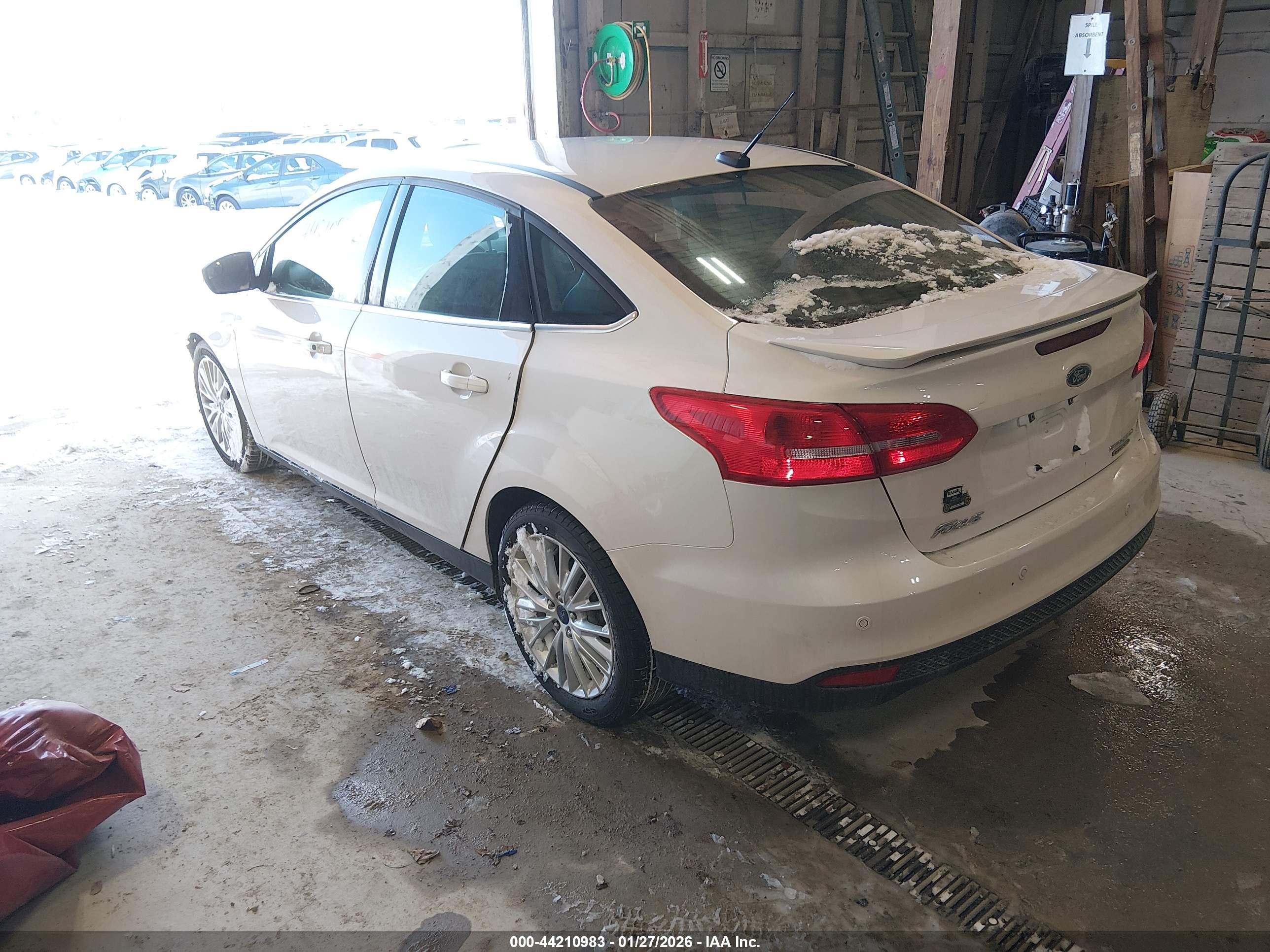FORD FOCUS image 3