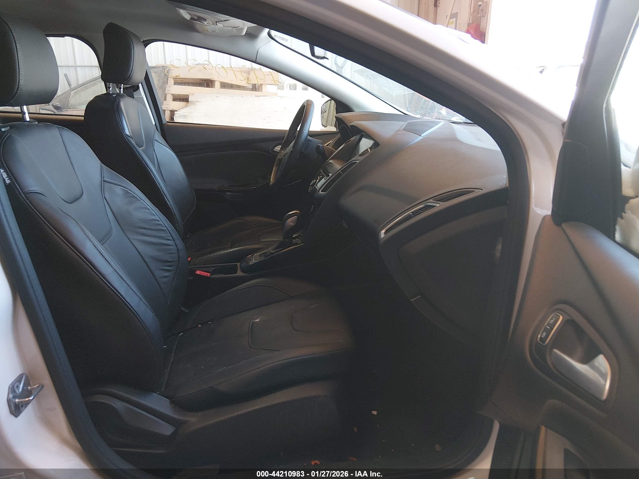 FORD FOCUS image 5