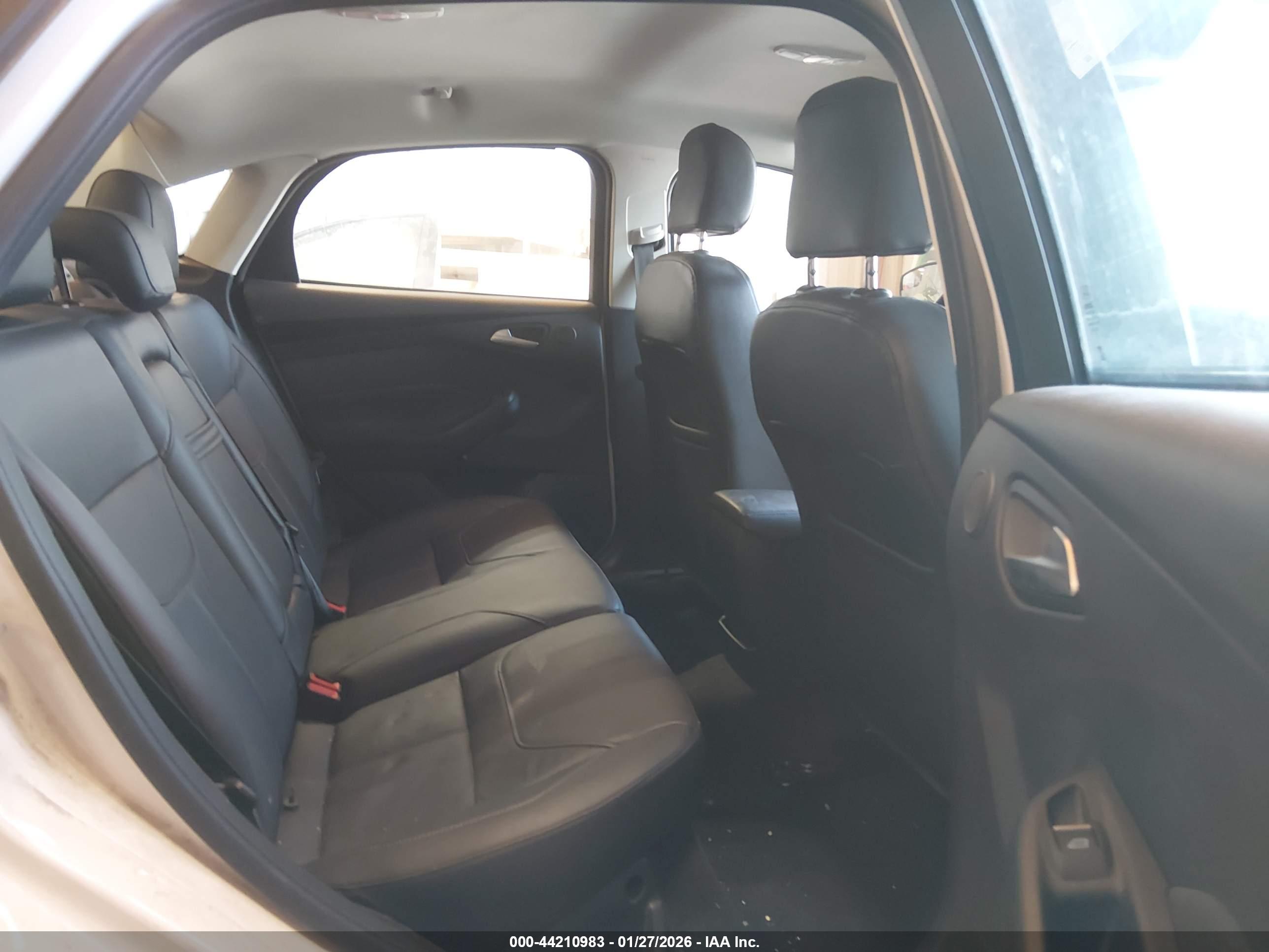FORD FOCUS image 8