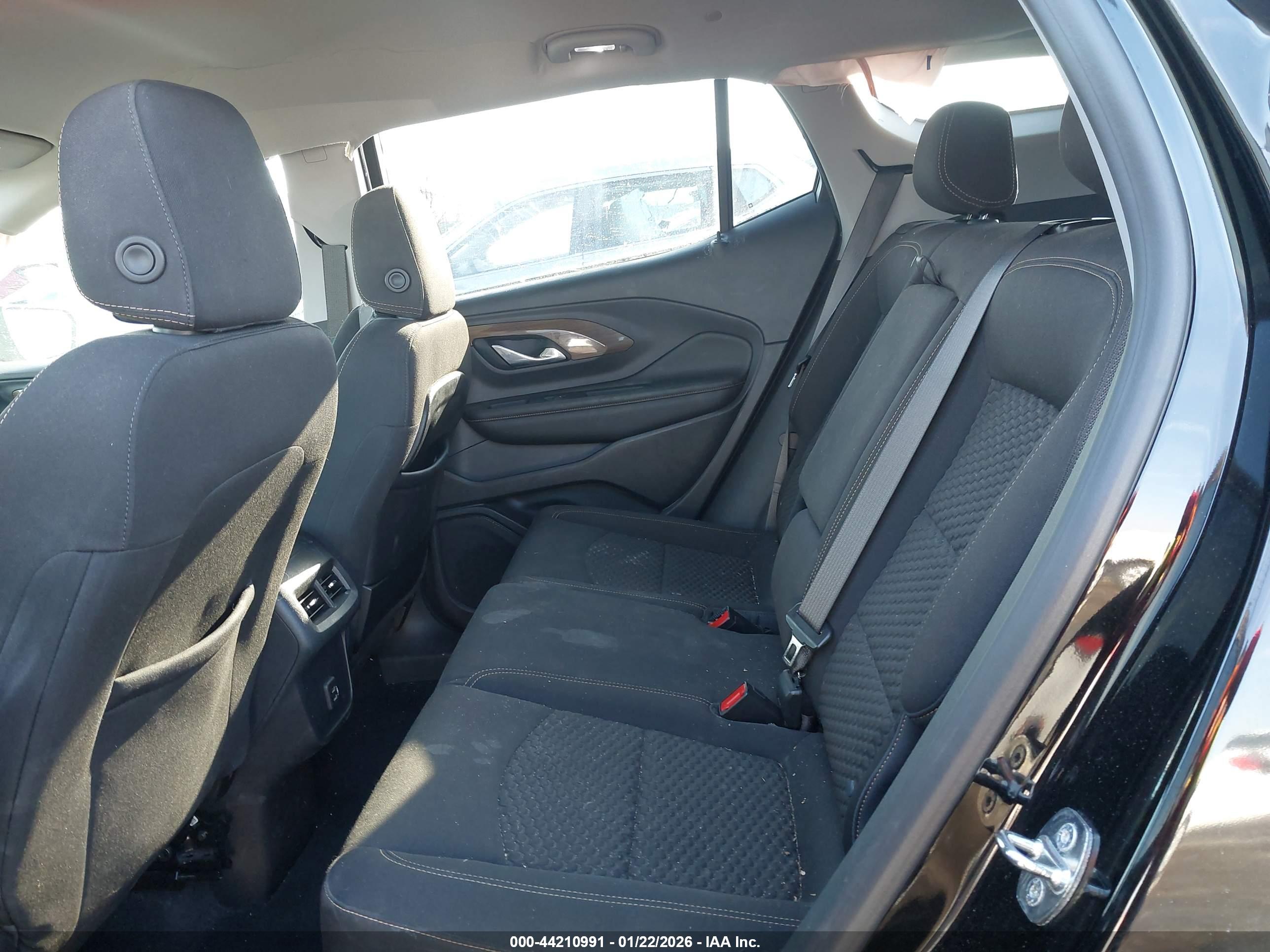 GMC TERRAIN image 8