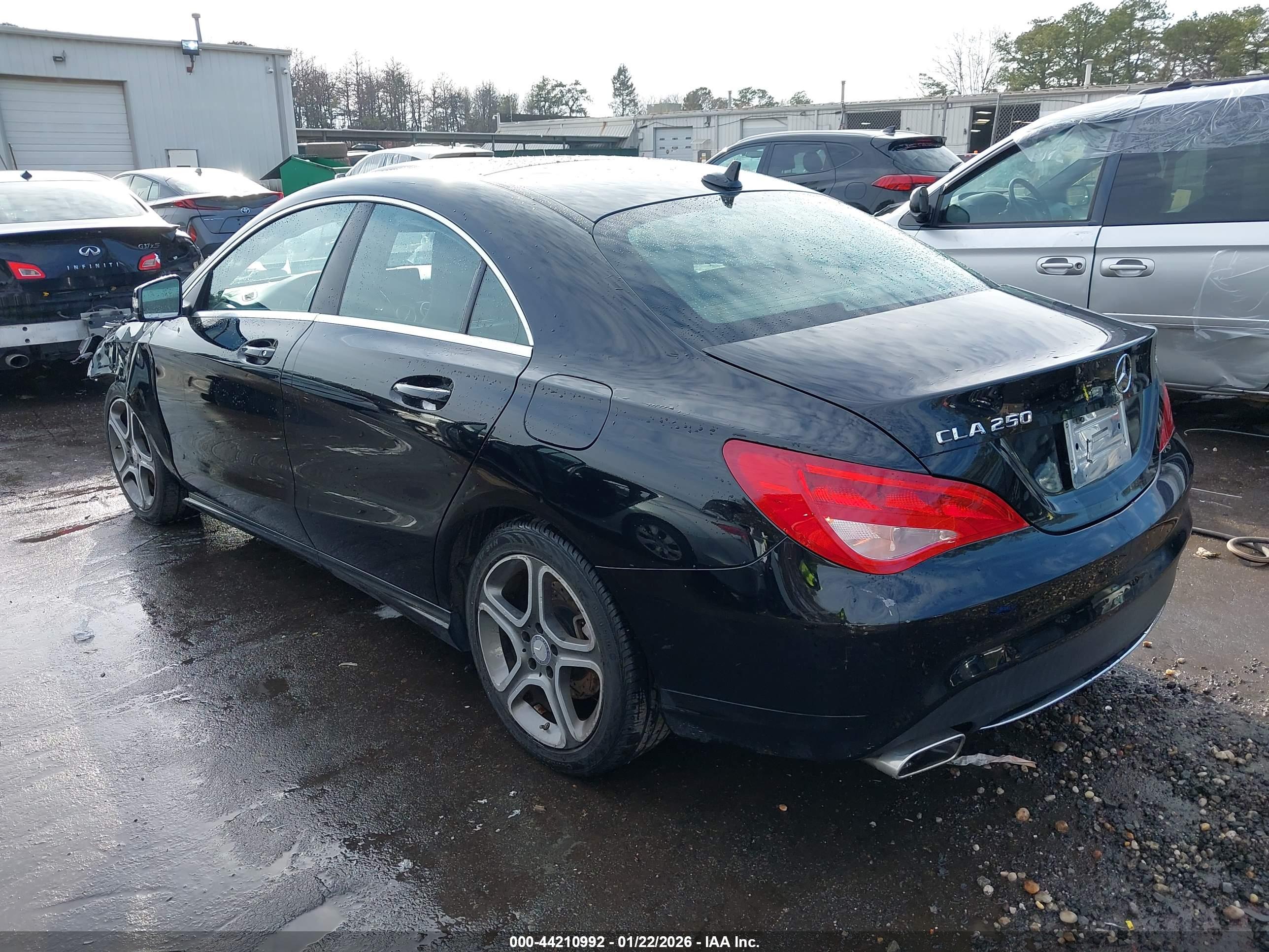 MERCEDES-BENZ CLA image 3
