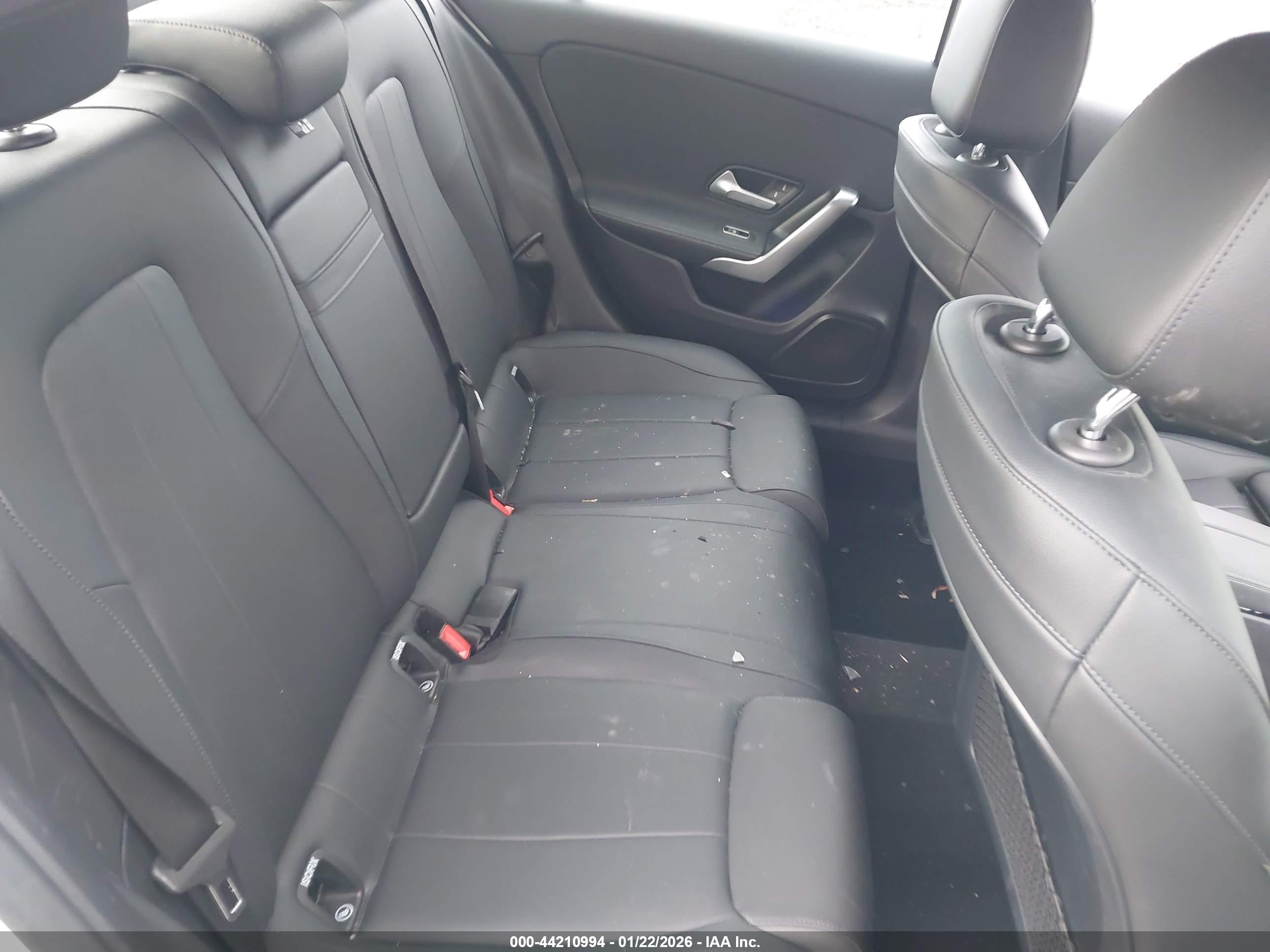 MERCEDES-BENZ A image 8
