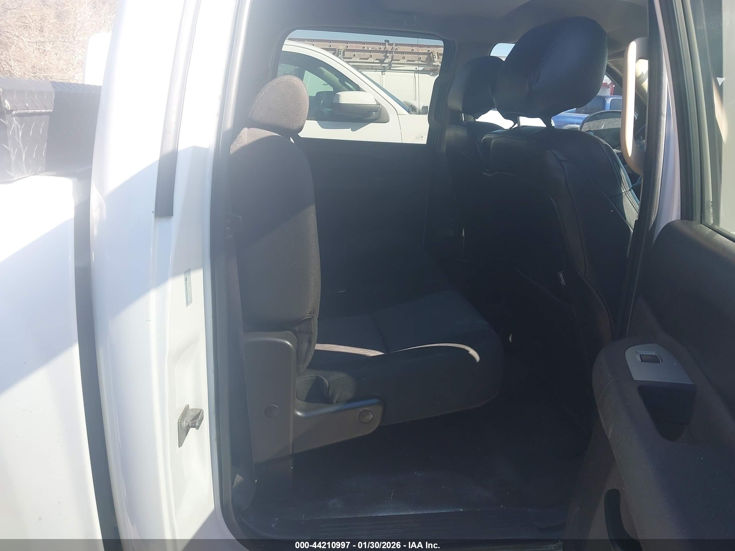 CHEVROLET SILVERADO image 8