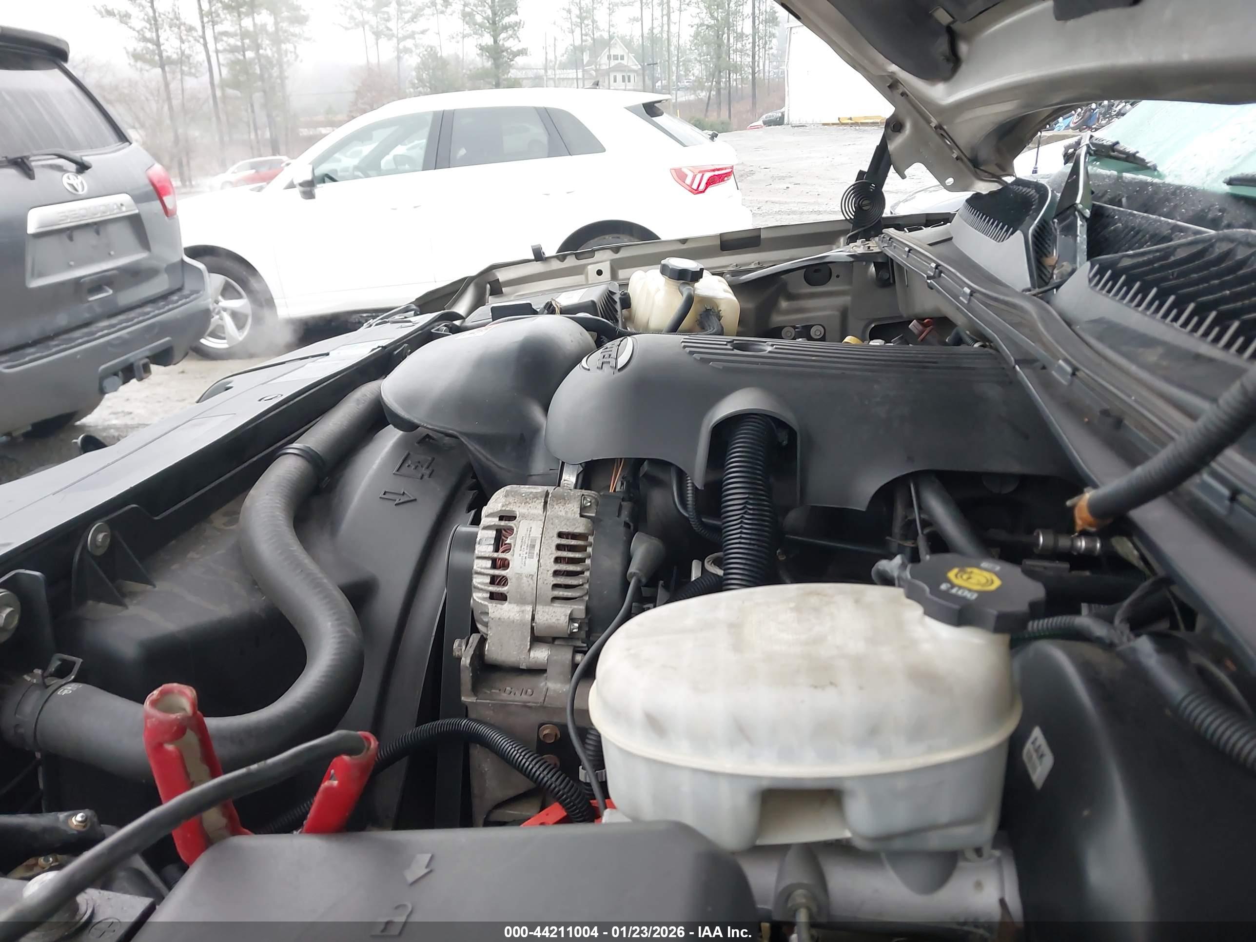 CHEVROLET SILVERADO image 10