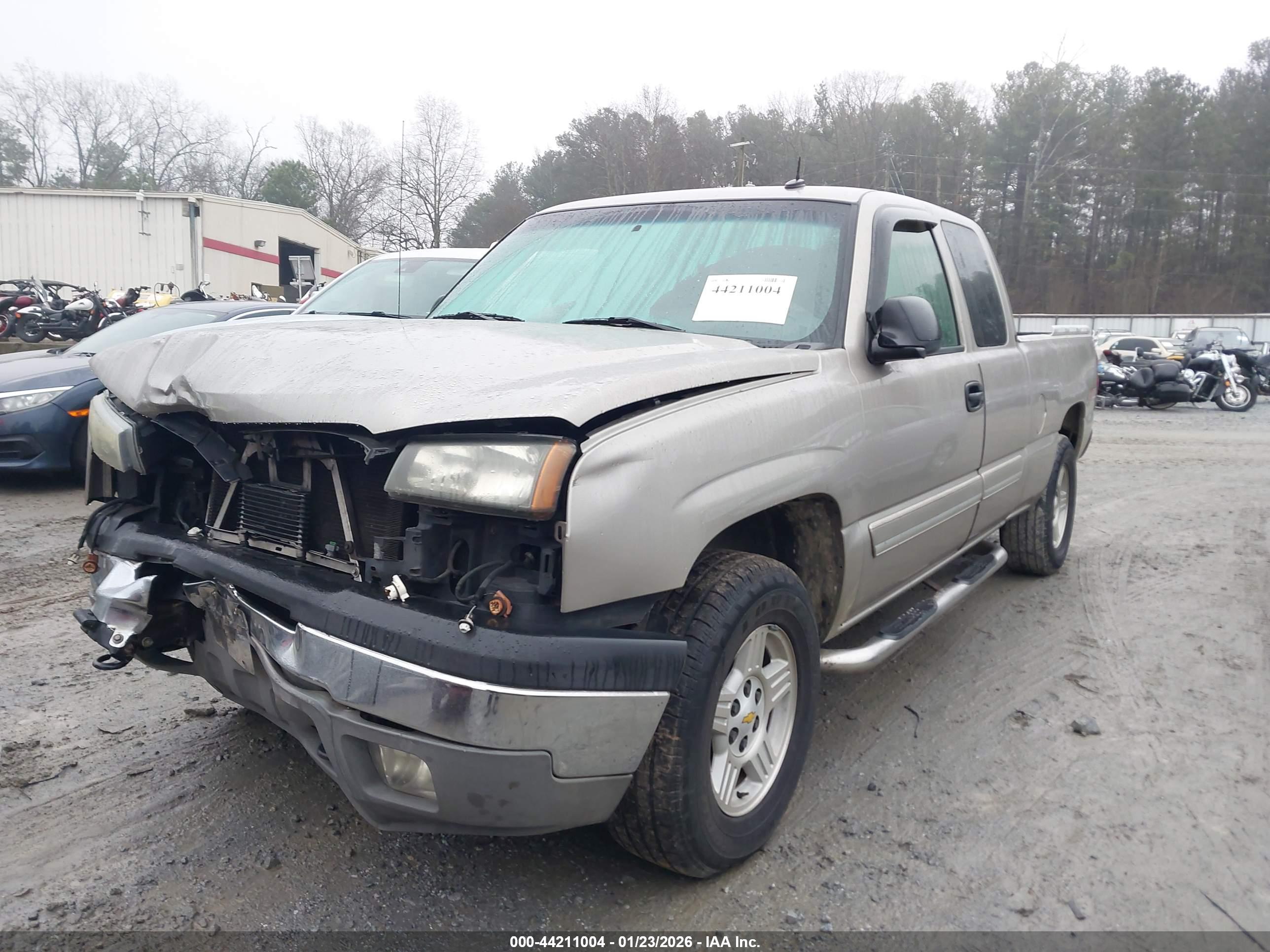 CHEVROLET SILVERADO image 2