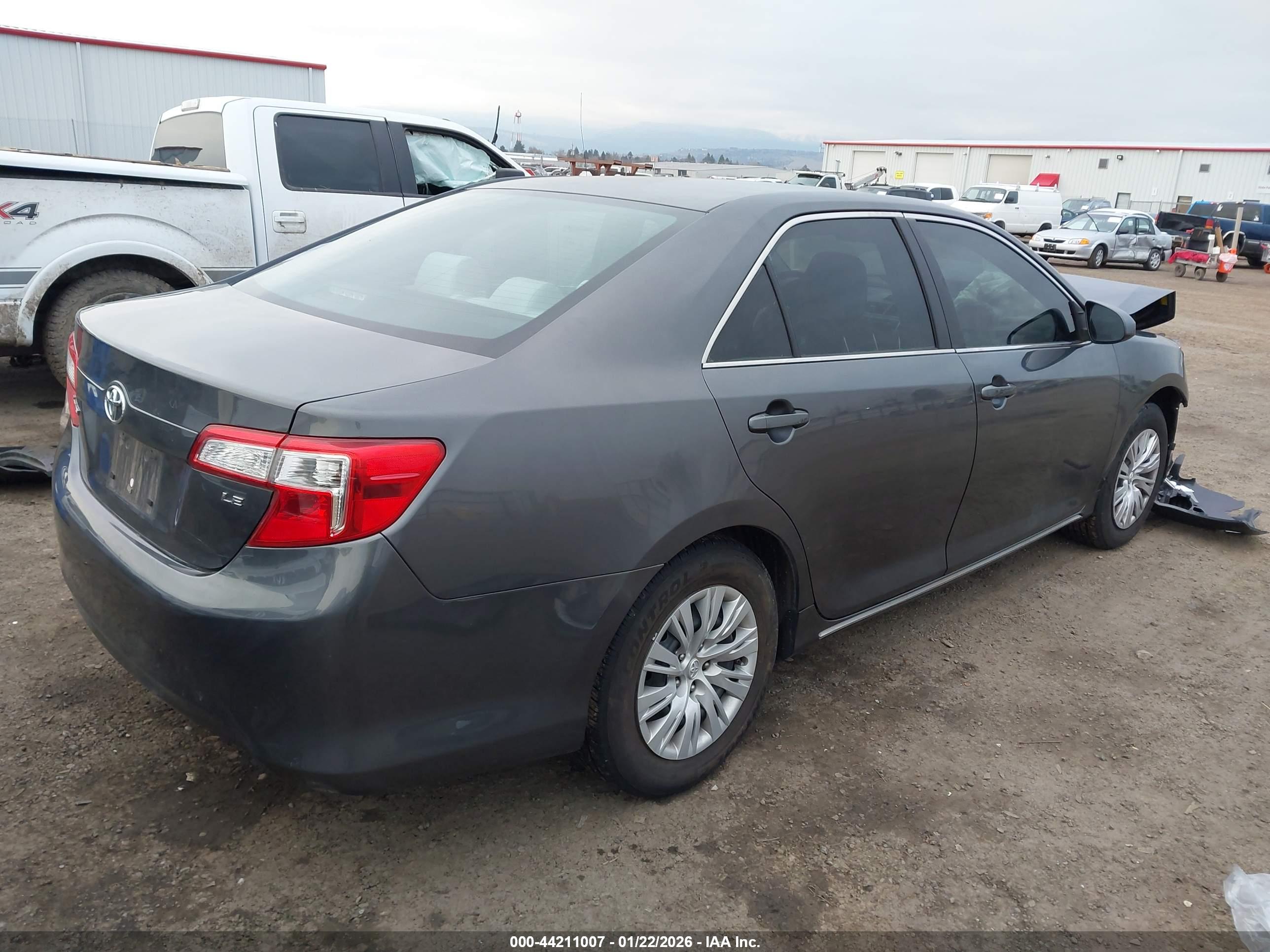 TOYOTA CAMRY image 4