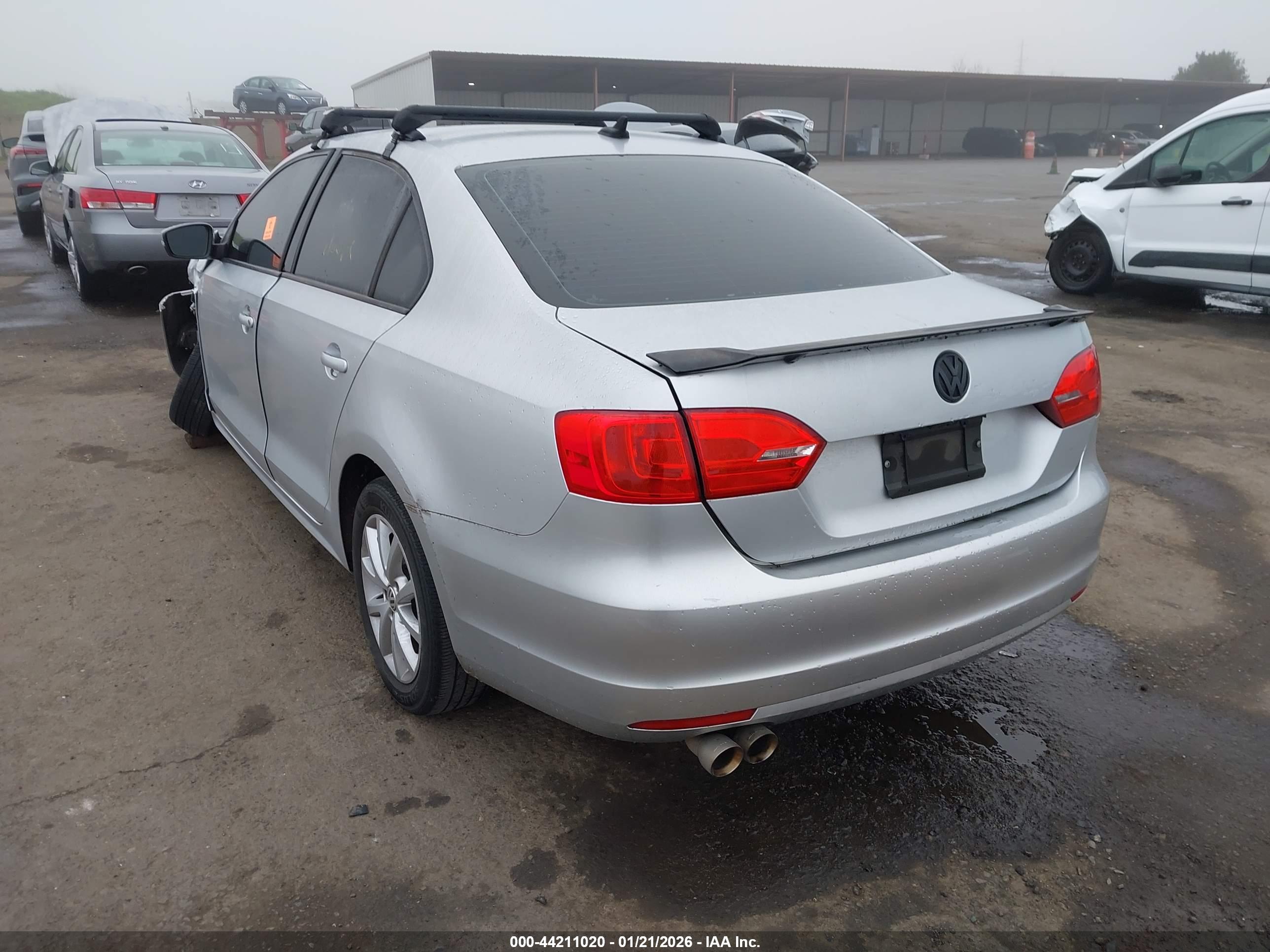 VOLKSWAGEN JETTA image 3