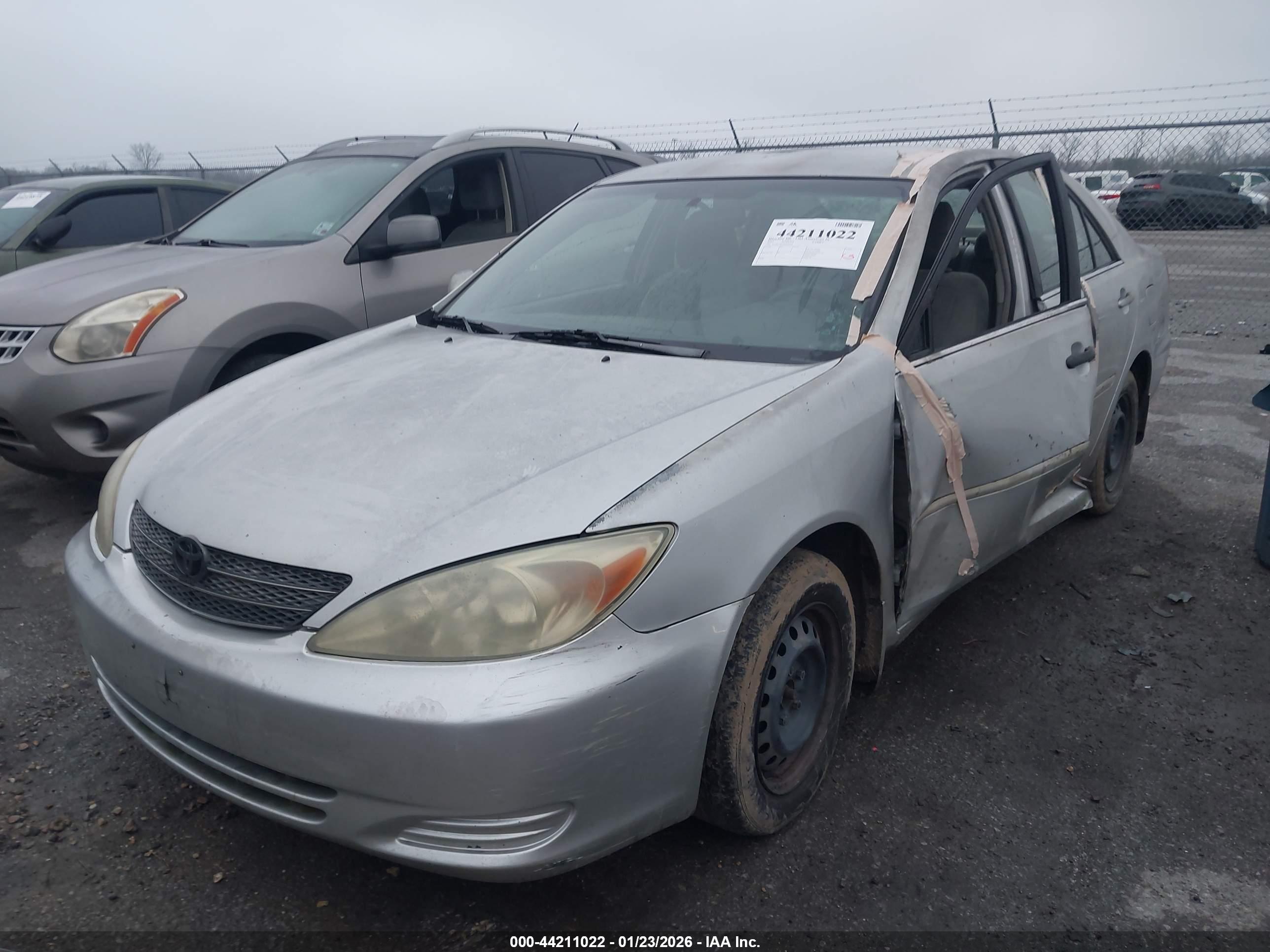 TOYOTA CAMRY image 2