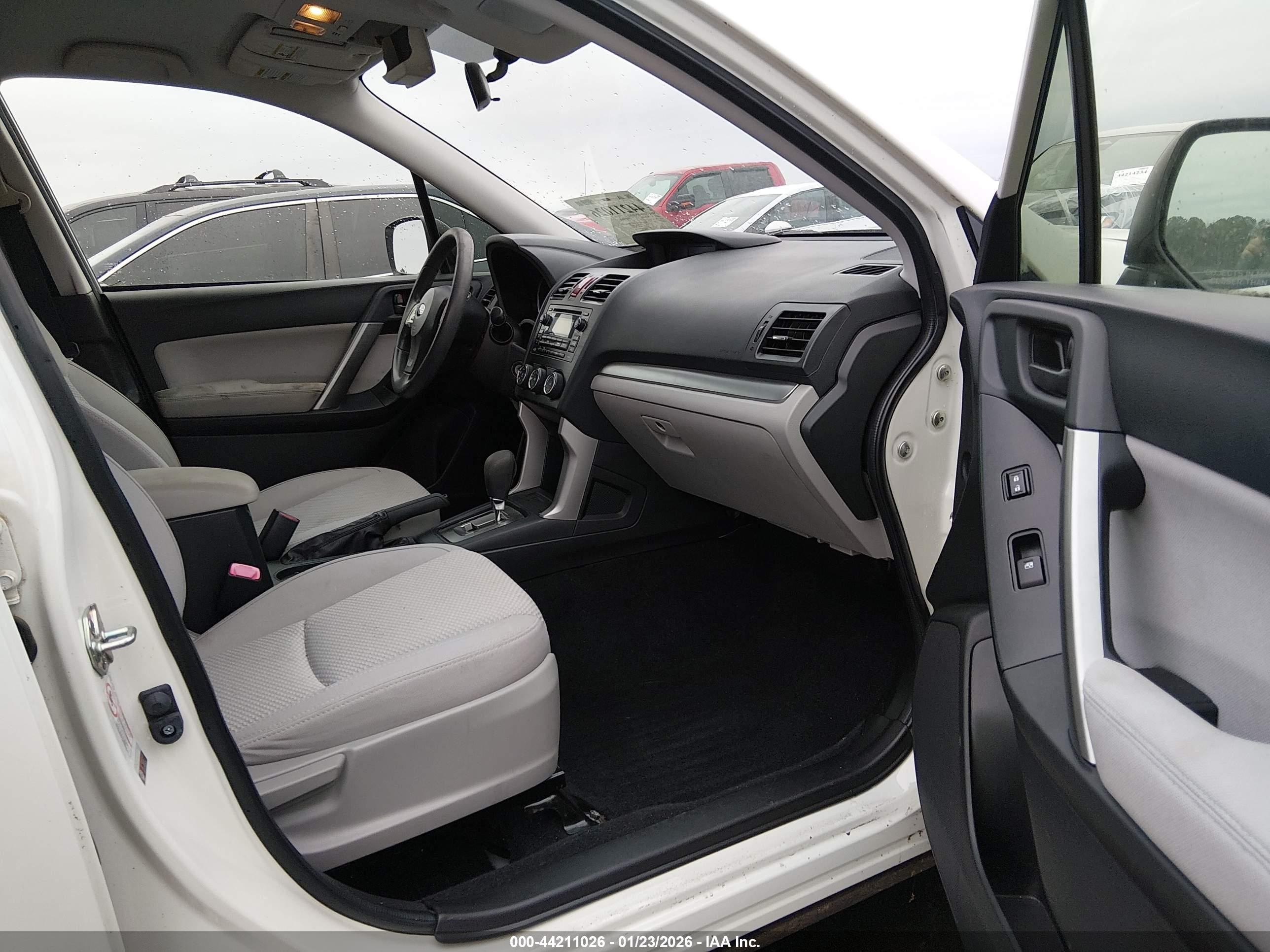 SUBARU FORESTER image 5