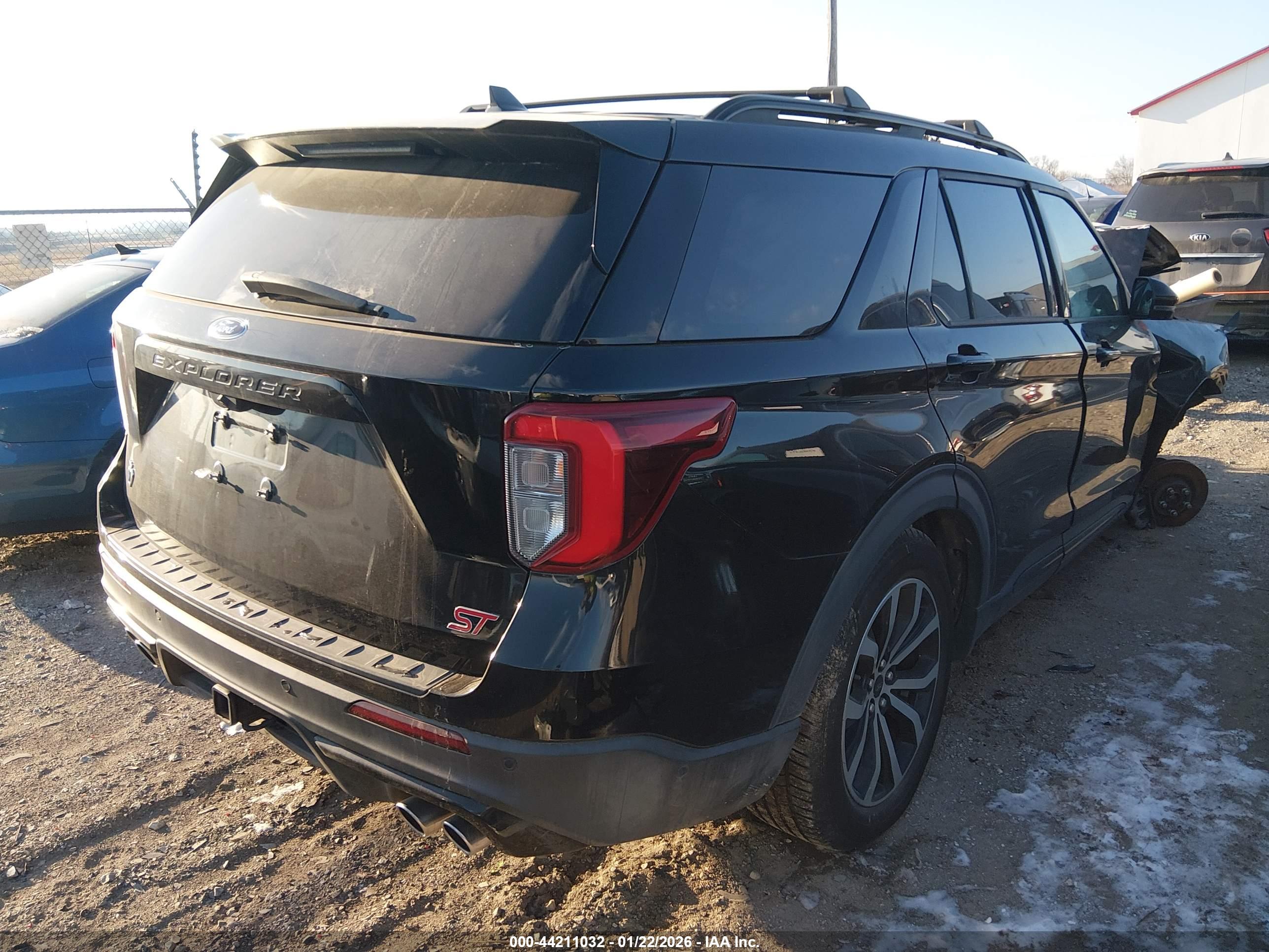 FORD EXPLORER image 4