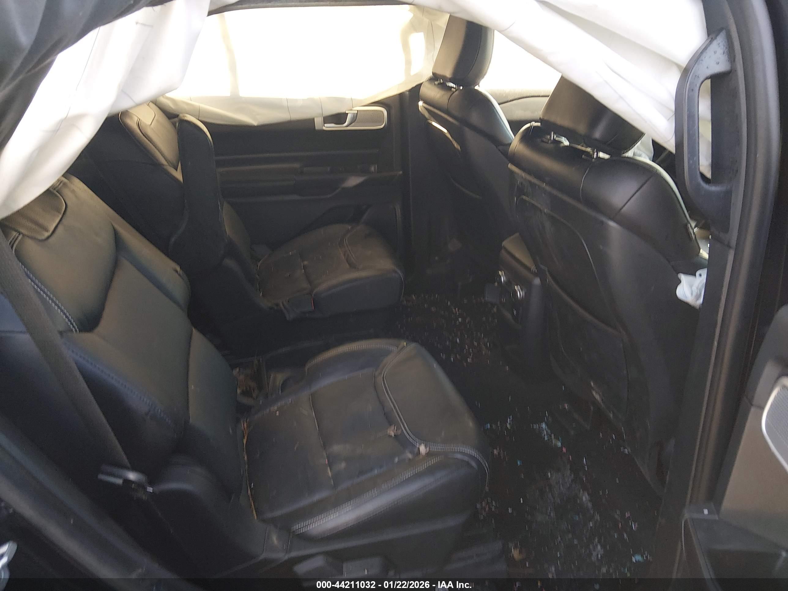 FORD EXPLORER image 8