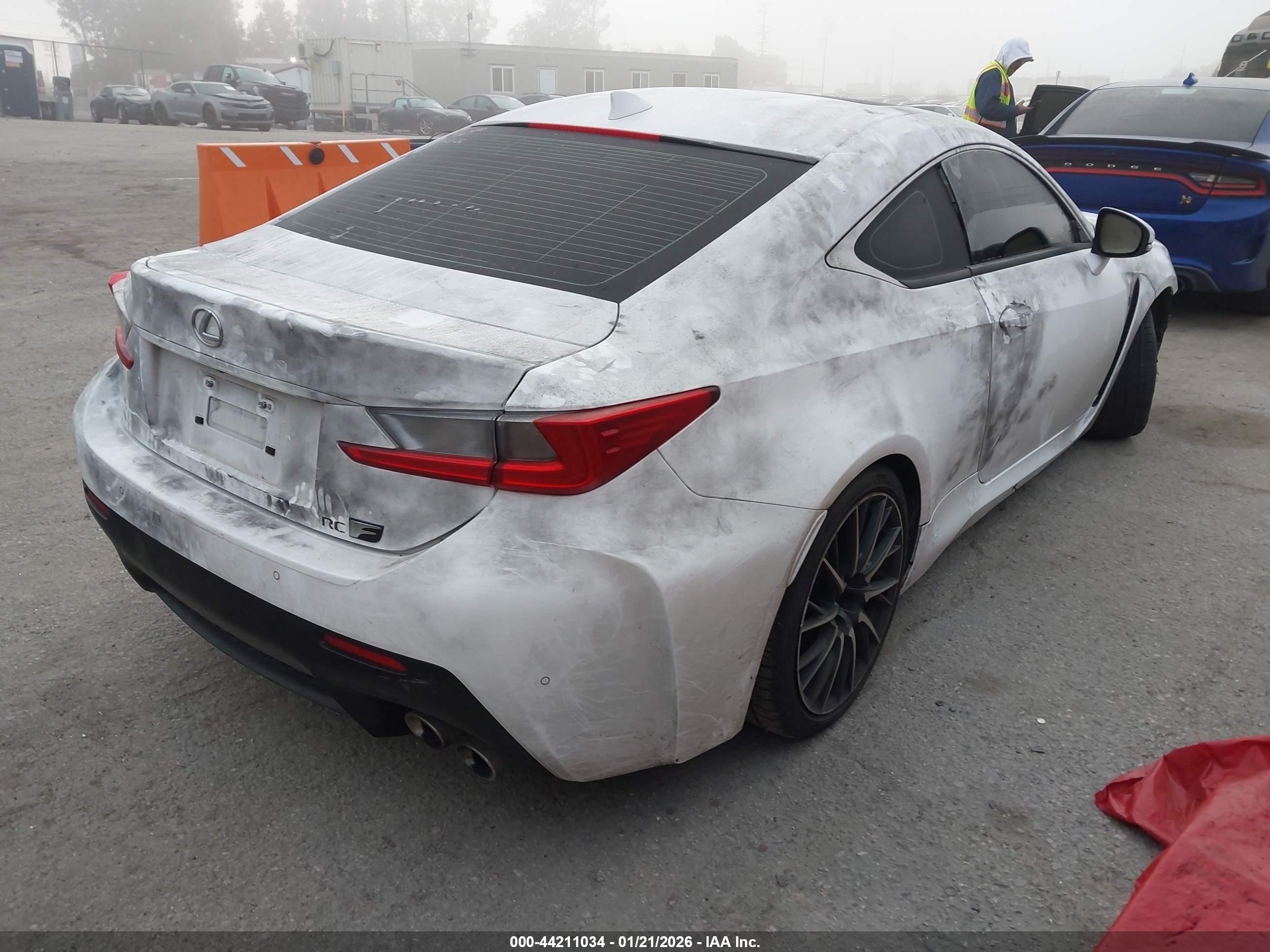 LEXUS RC image 4