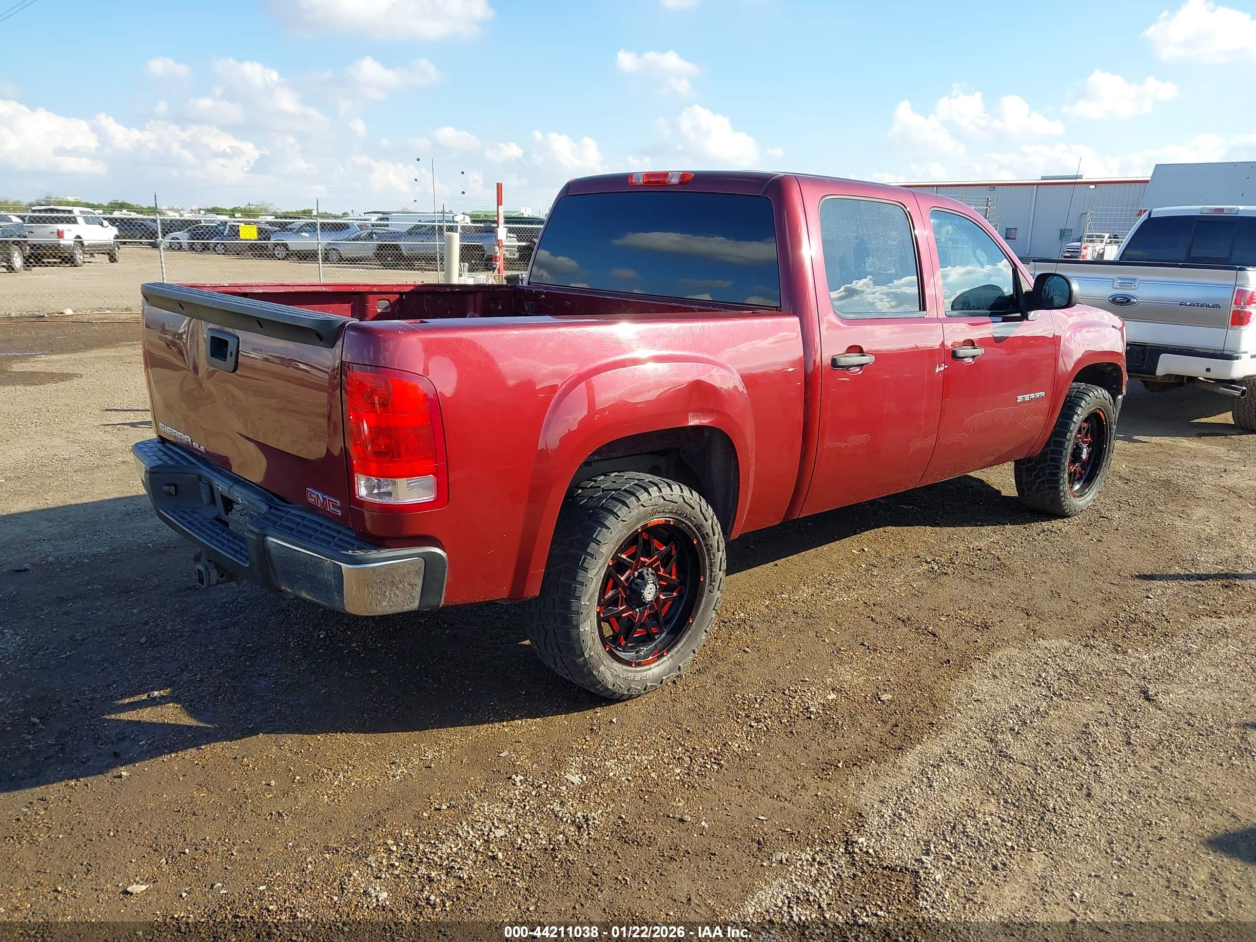 GMC SIERRA image 4