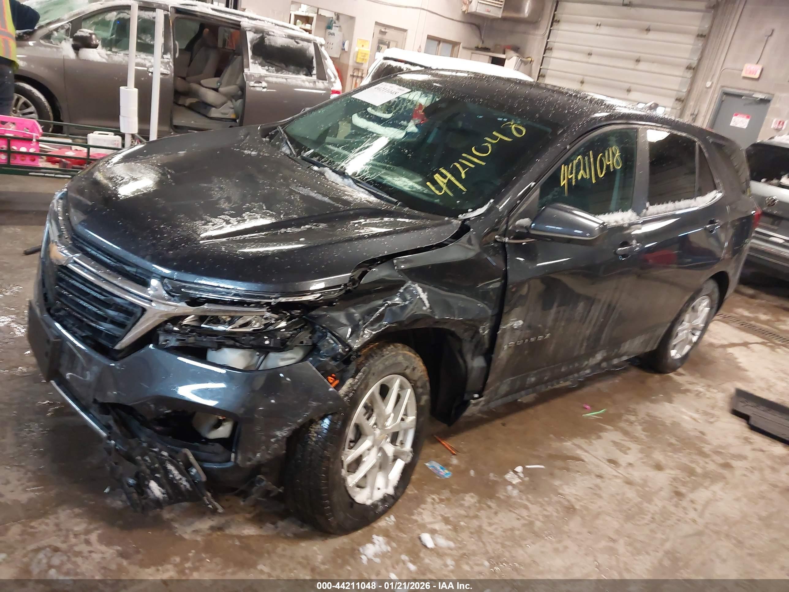 CHEVROLET EQUINOX image 2