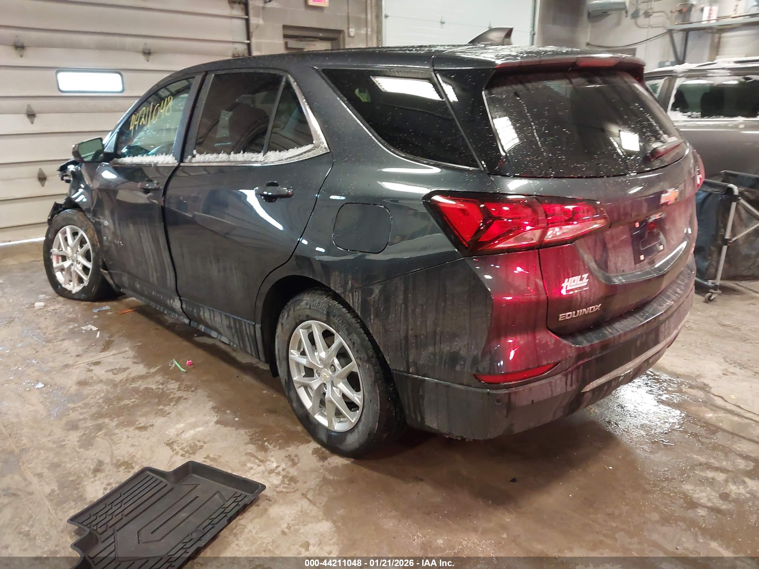 CHEVROLET EQUINOX image 3