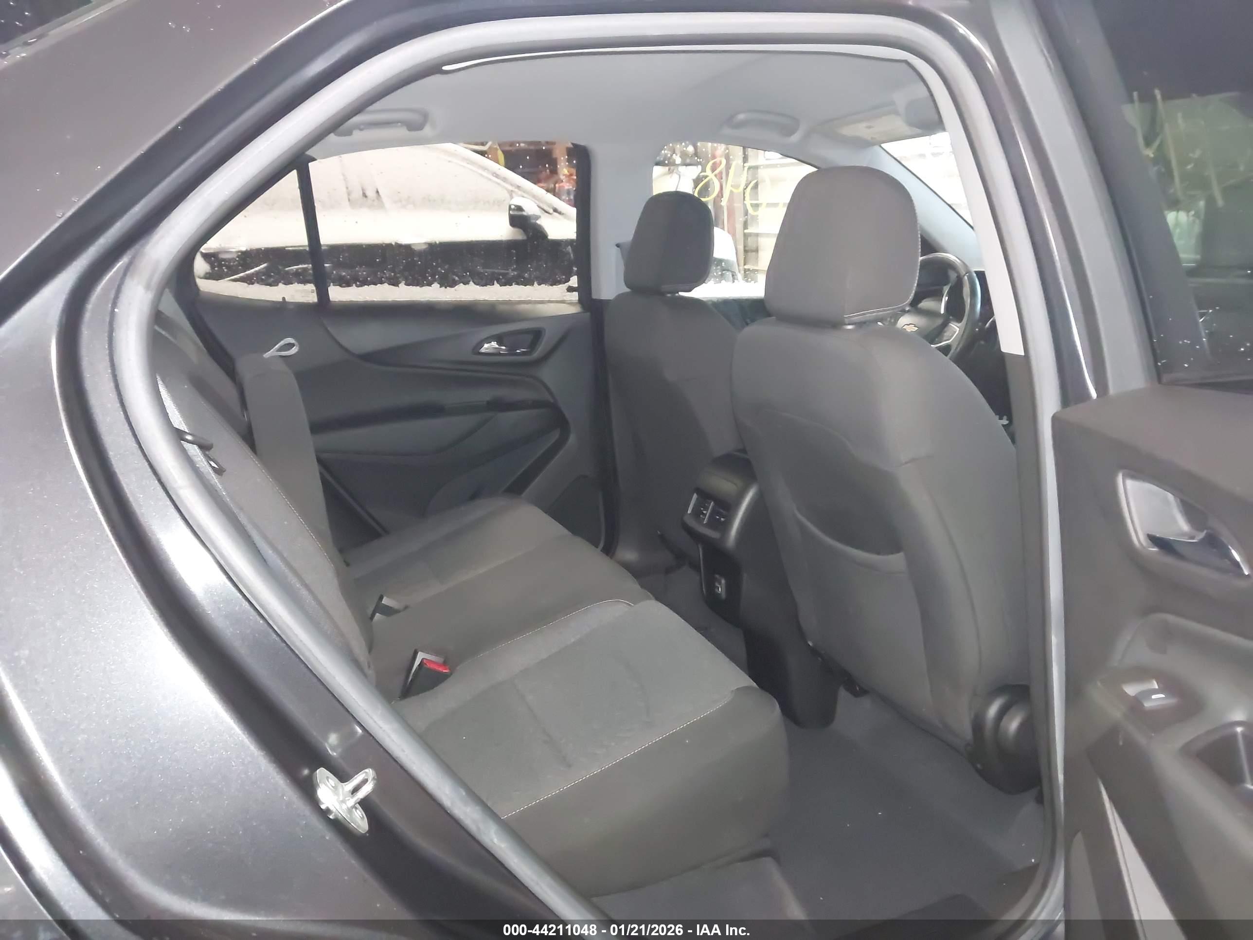CHEVROLET EQUINOX image 8