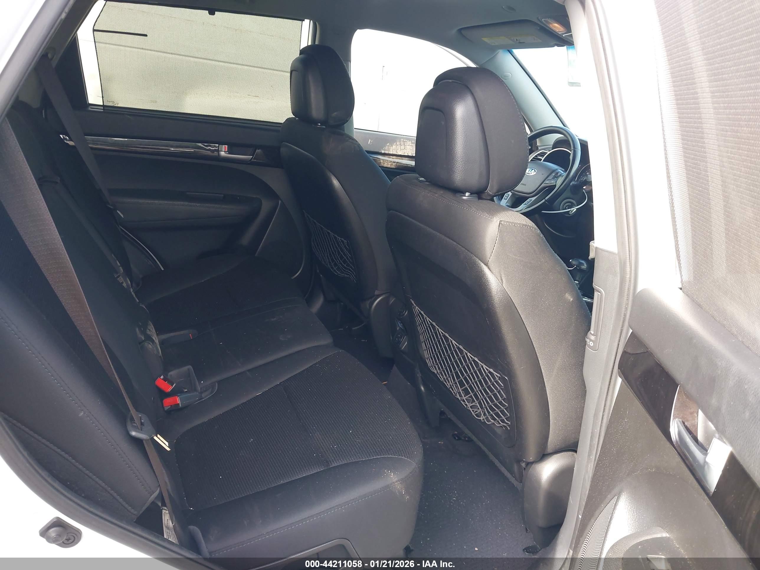 KIA SORENTO image 8