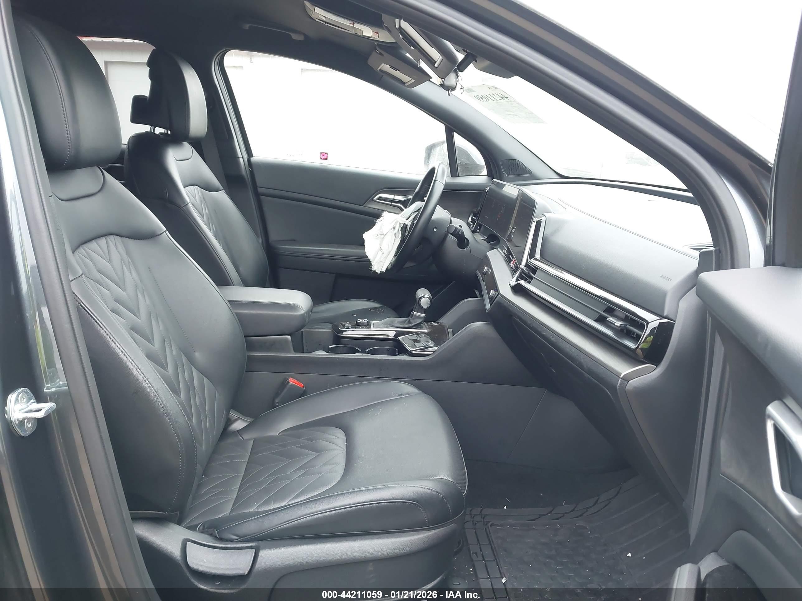 KIA SPORTAGE image 5