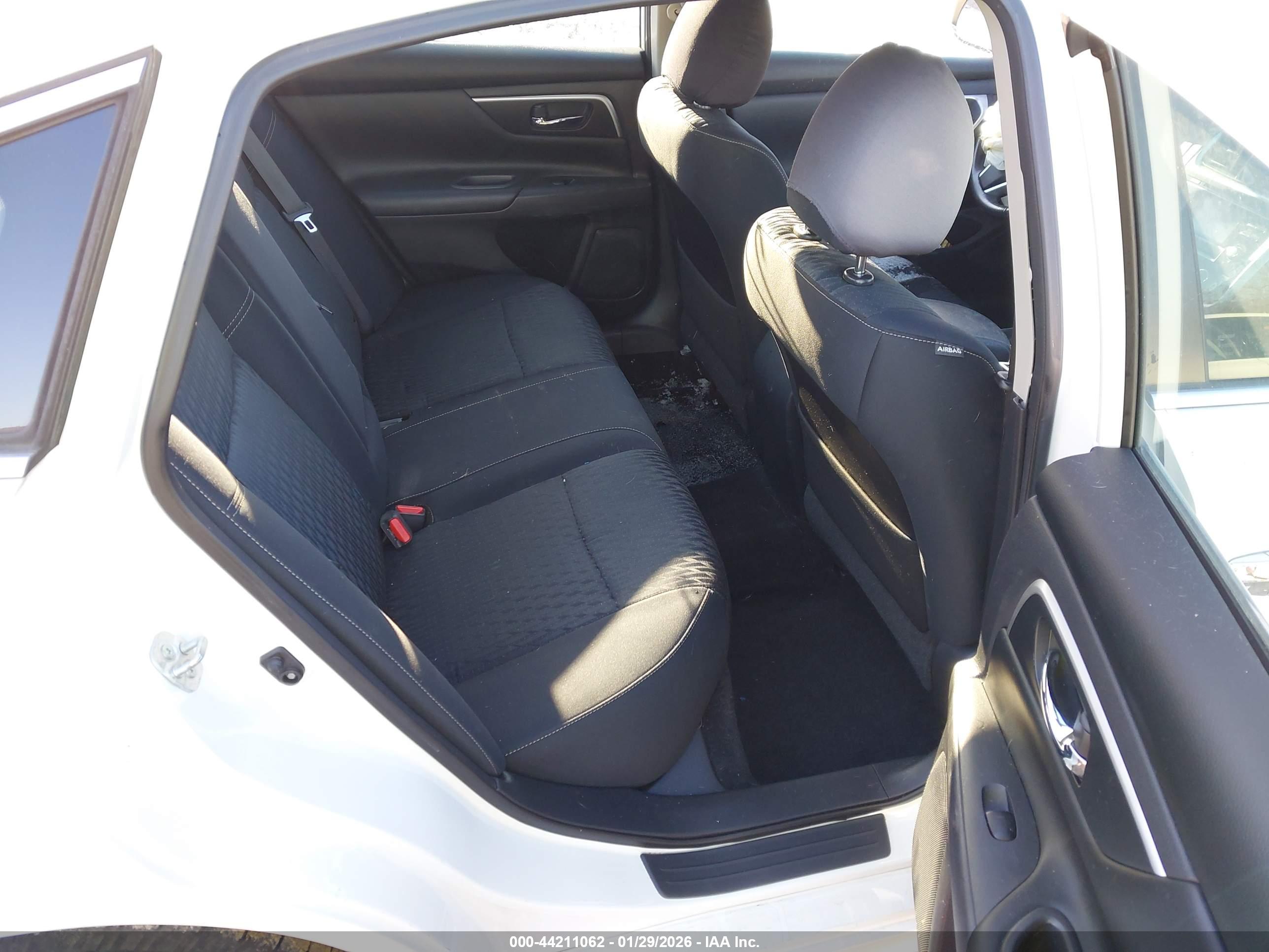 NISSAN ALTIMA image 8