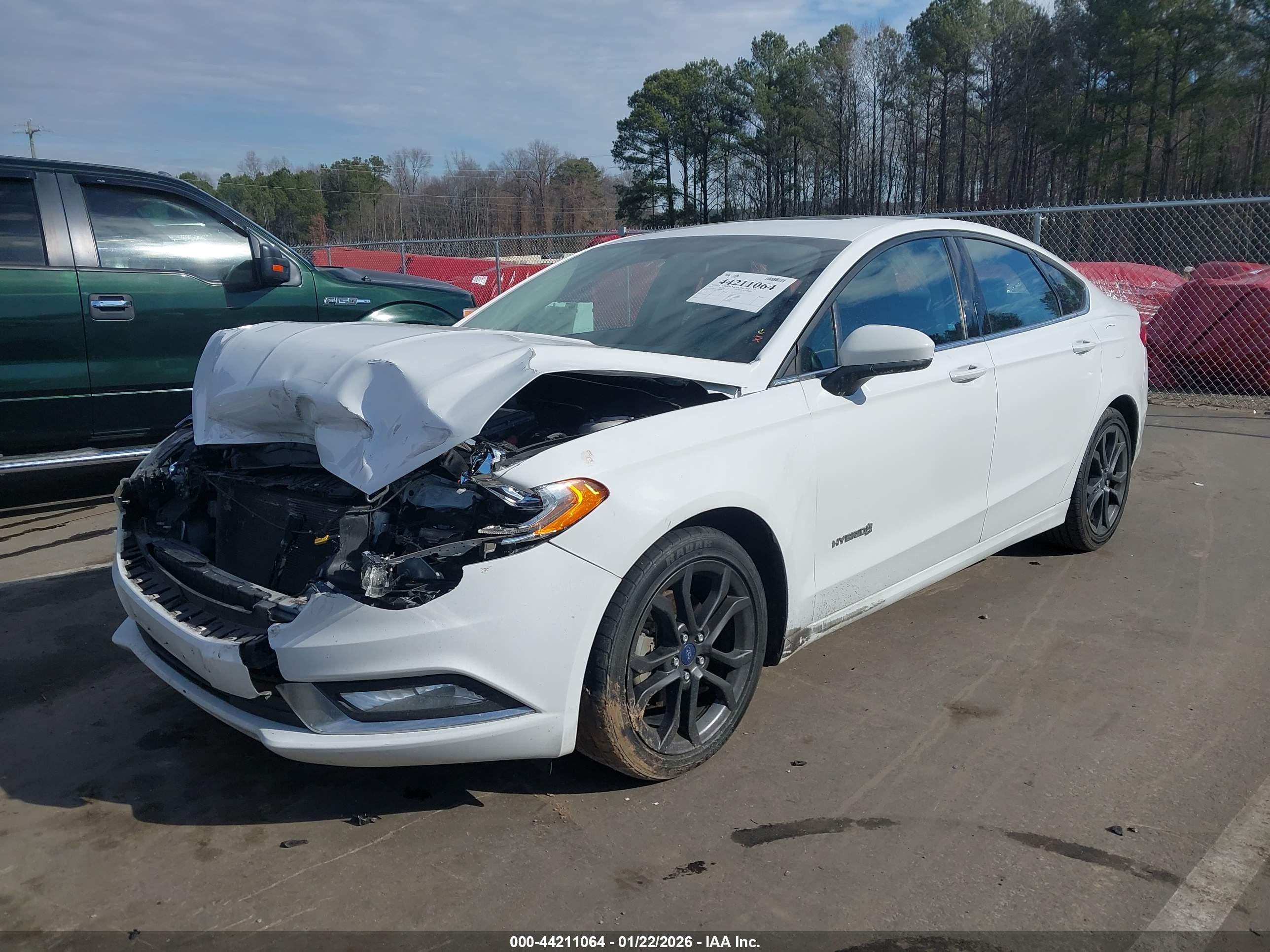 FORD FUSION image 2